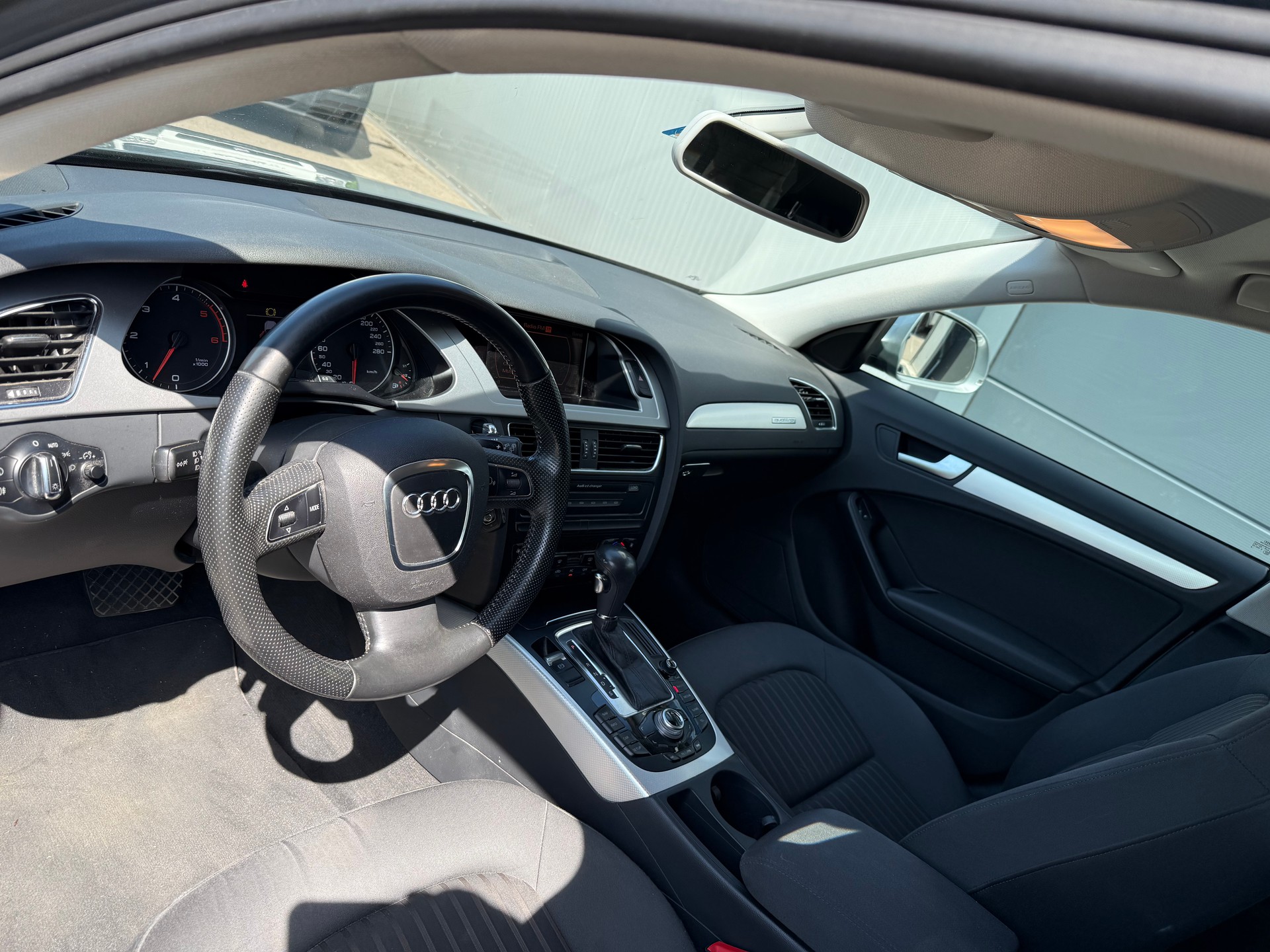 AUDI A4 Avant 3.0 TDI quattro tiptronic-image-5
