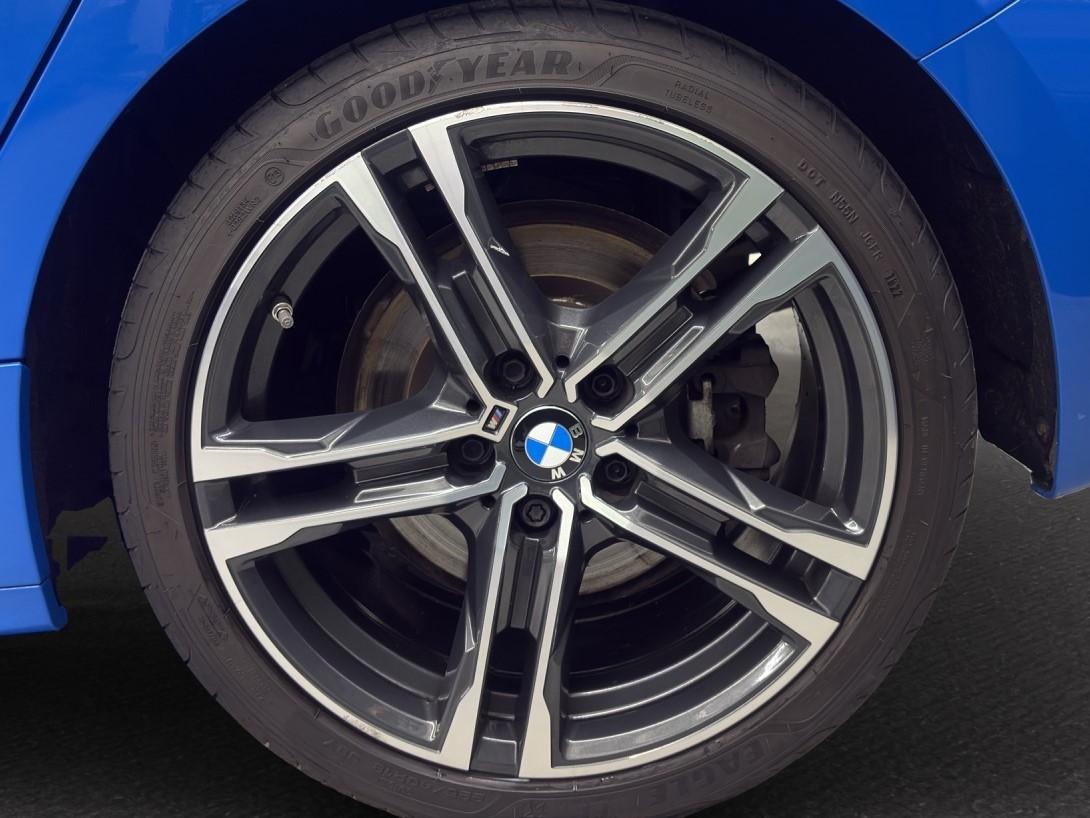 BMW 120d xDrive M SPORT-image-11