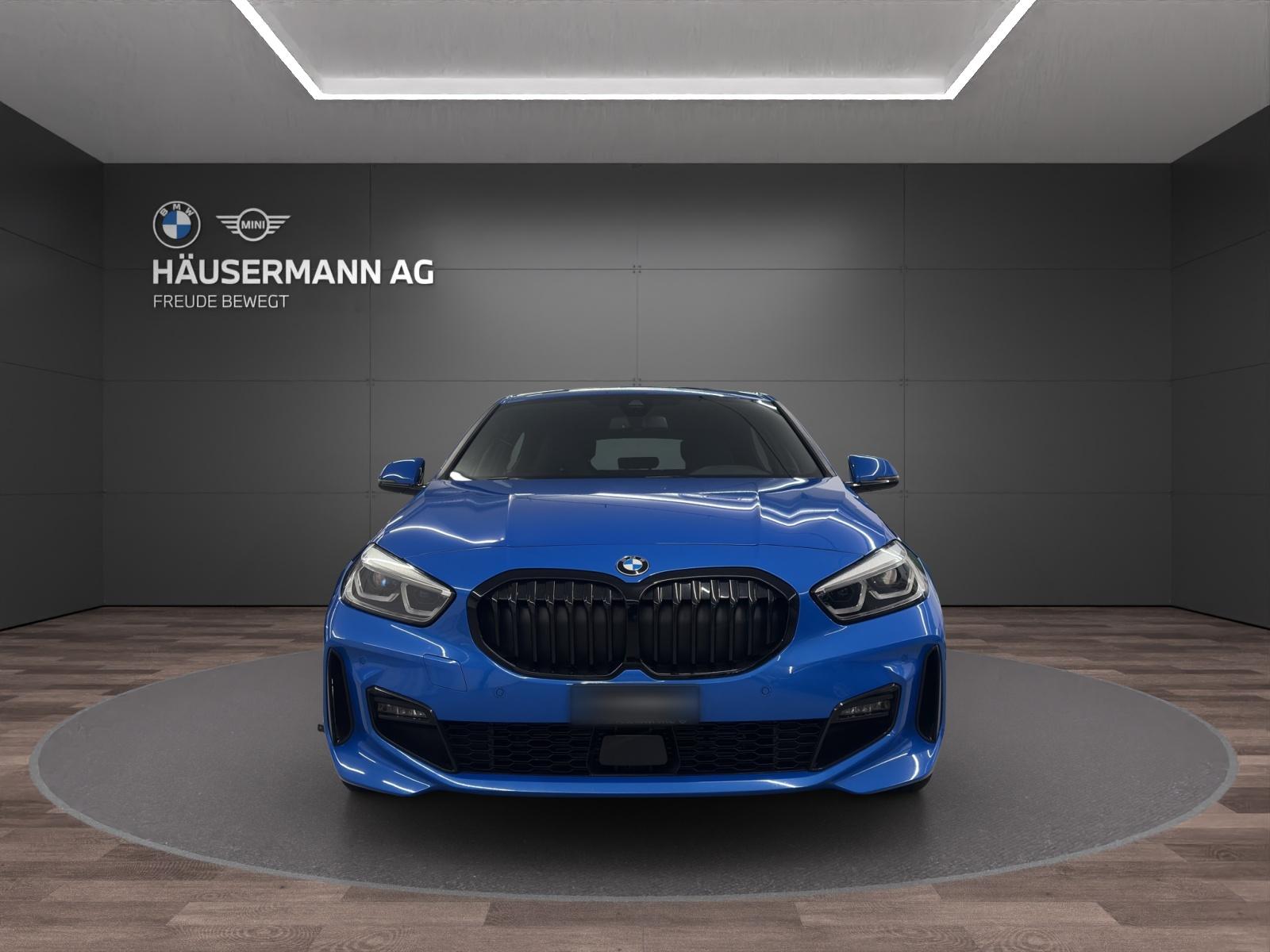 BMW 120d xDrive M SPORT-showroom-element-1