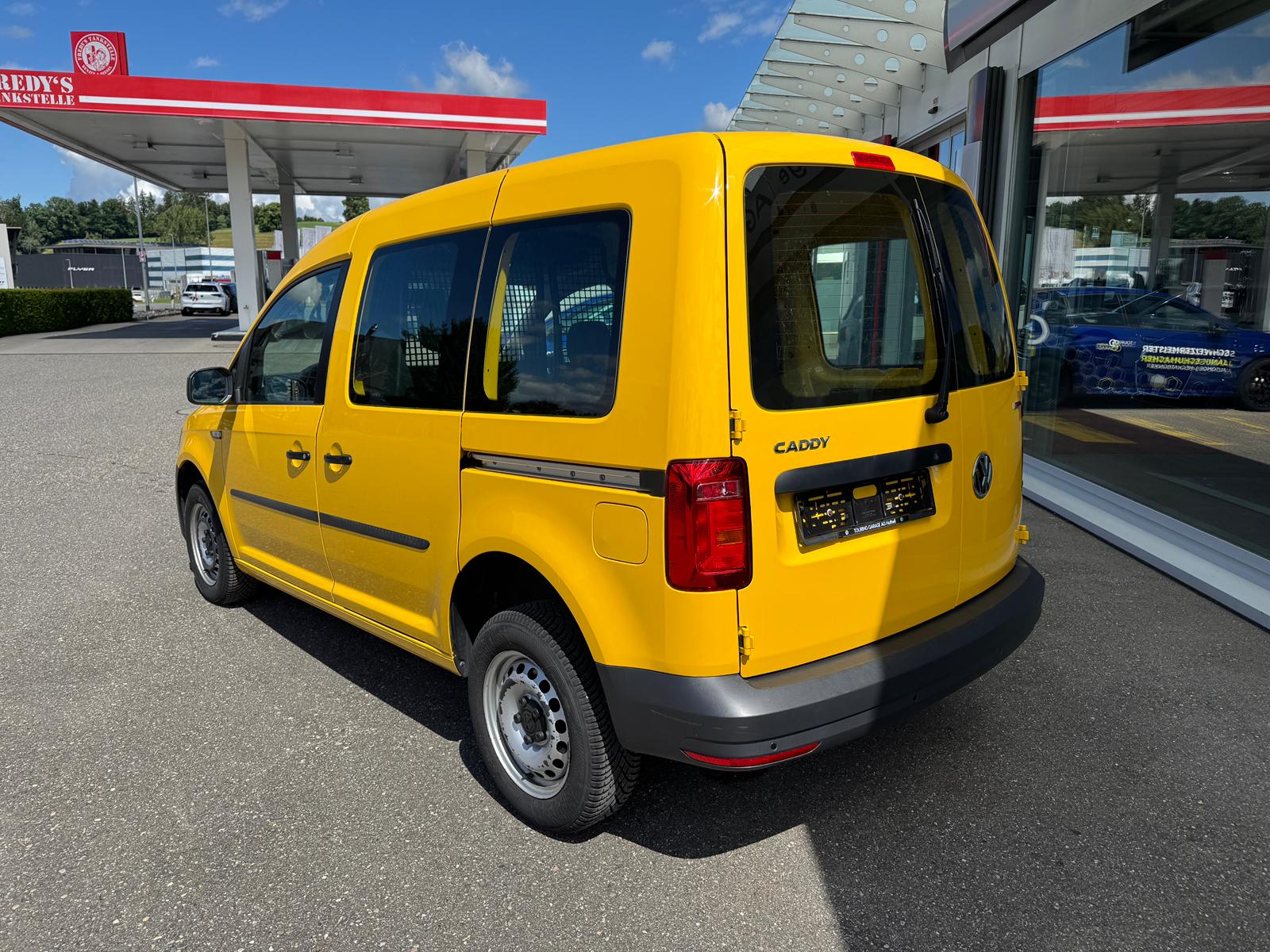 VW Caddy 2.0TDI 4Motion BlueMotion Technology 4x4 mit Klima-image-2