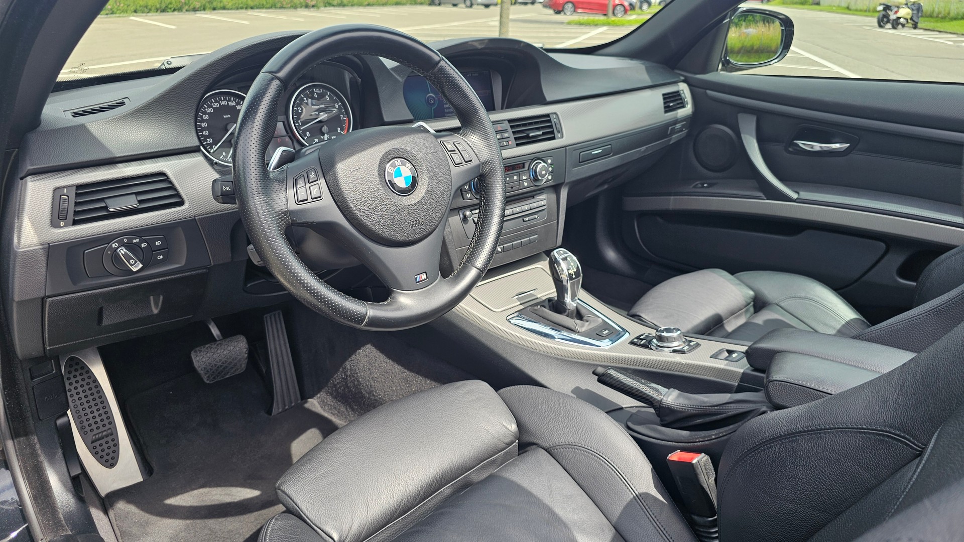 BMW 335i-image-4