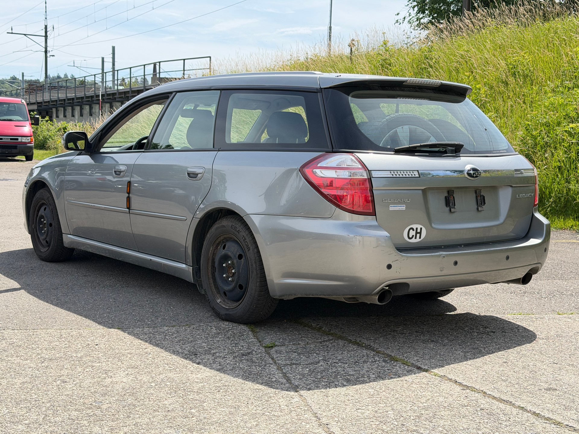 SUBARU Legacy 2.0R AWD Swiss-image-4
