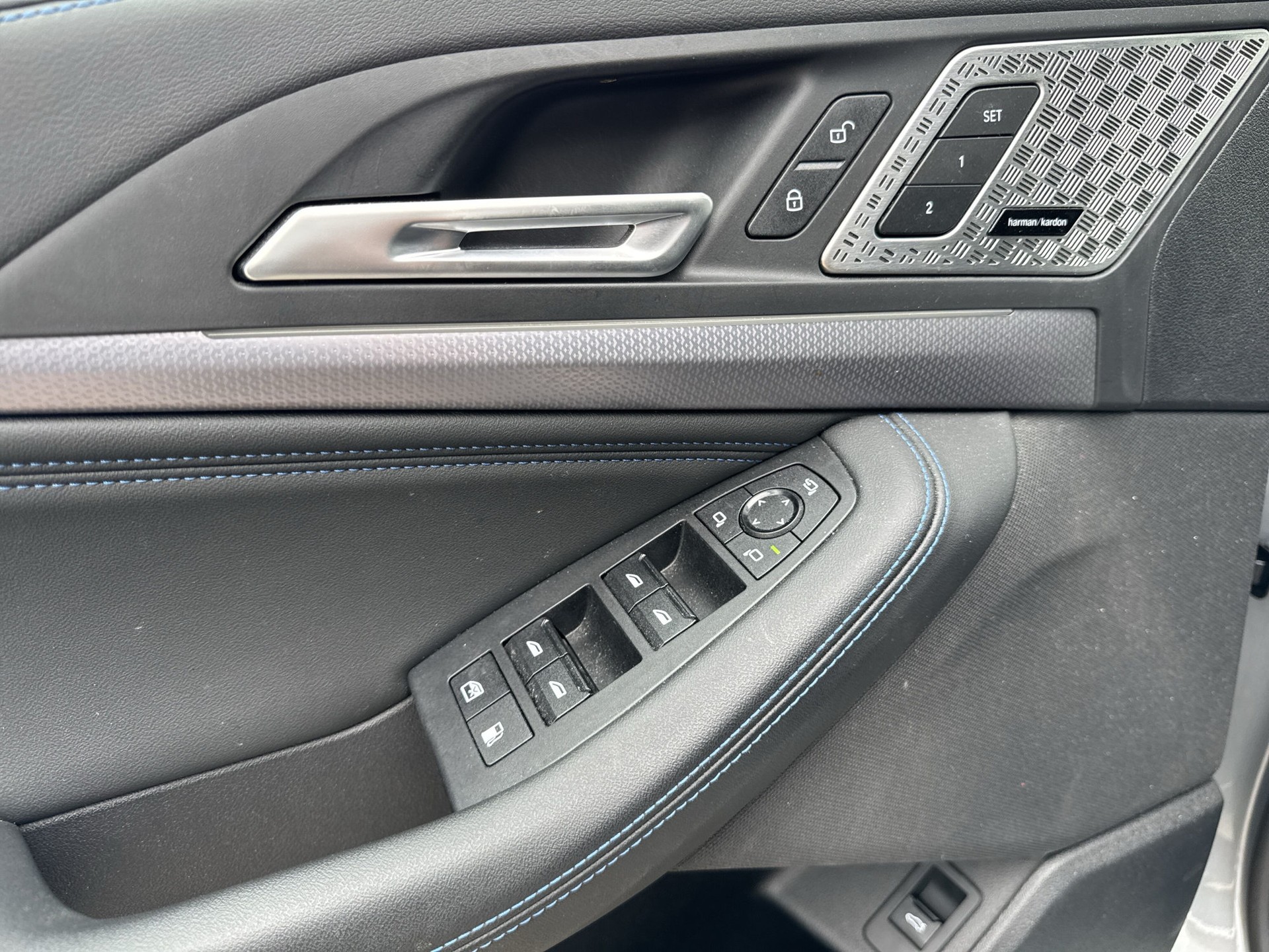 BMW 230e xDrive Active Tourer M Sport-image-16