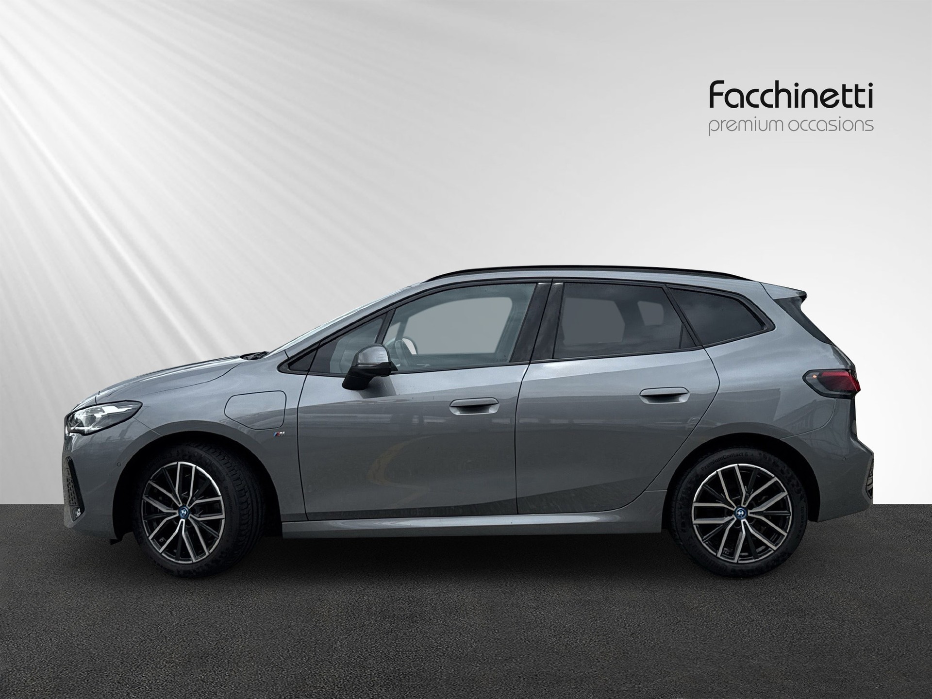 BMW 230e xDrive Active Tourer M Sport-image-1