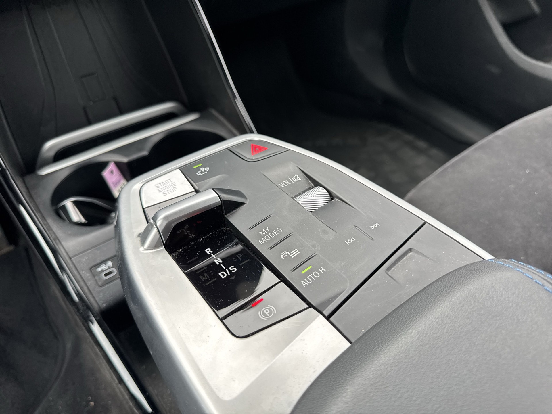 BMW 230e xDrive Active Tourer M Sport-image-12