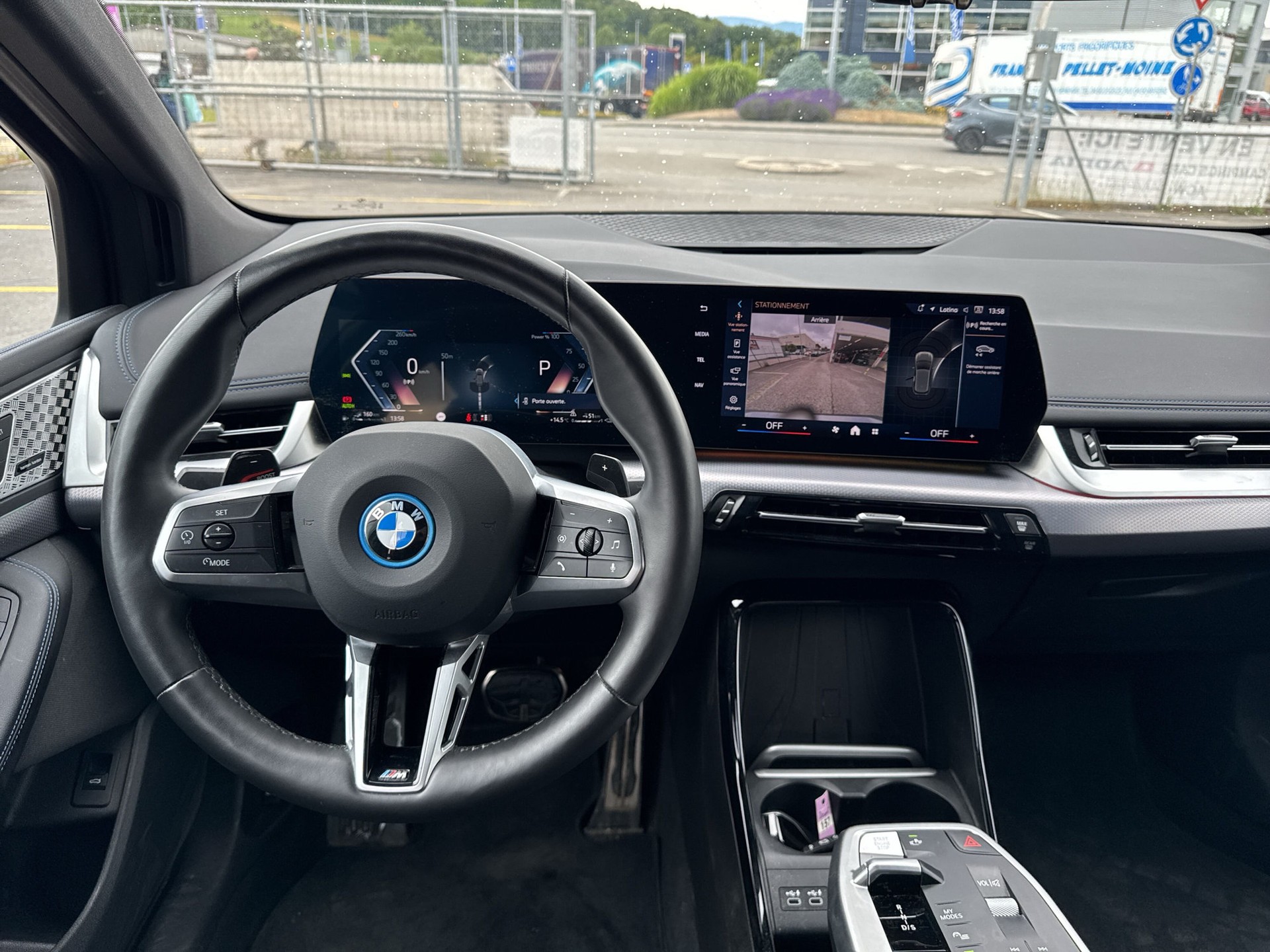 BMW 230e xDrive Active Tourer M Sport-image-11