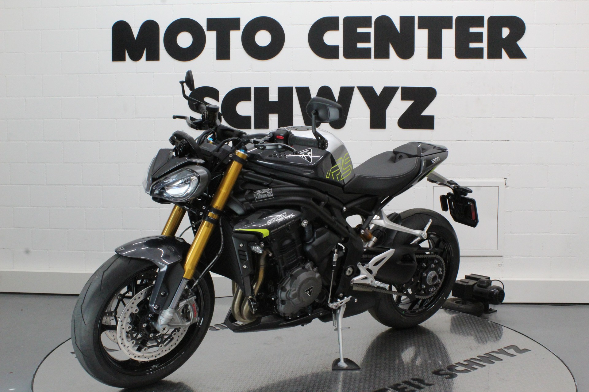 TRIUMPH Speed Triple 1200 RS-showroom-element-2