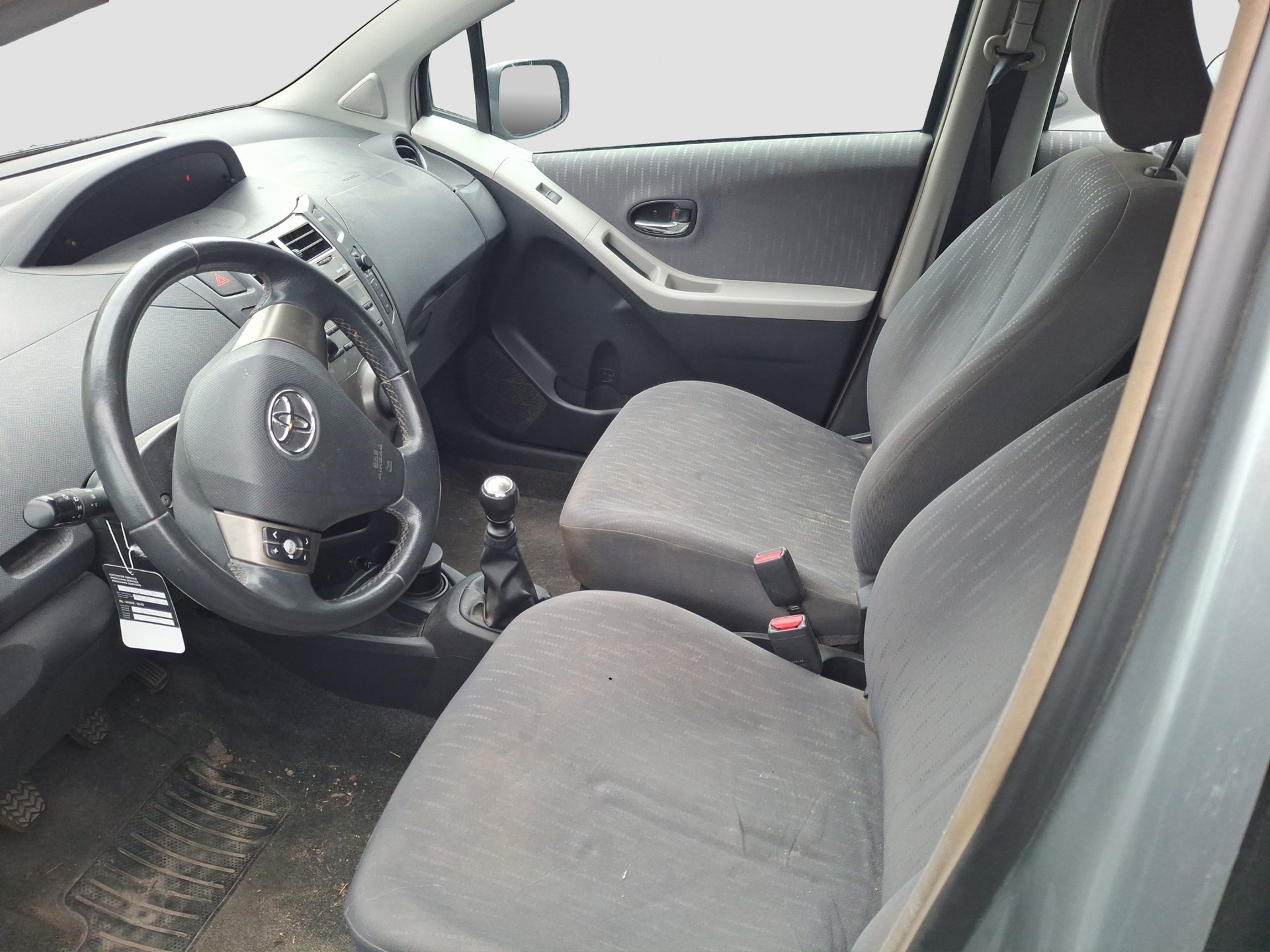 TOYOTA Yaris 1.33 Linea Sol-image-5
