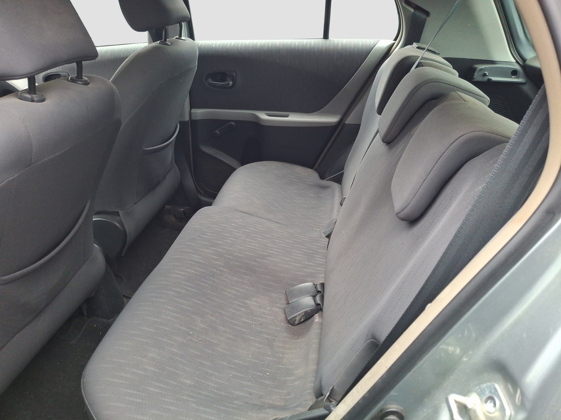 TOYOTA Yaris 1.33 Linea Sol-image-4