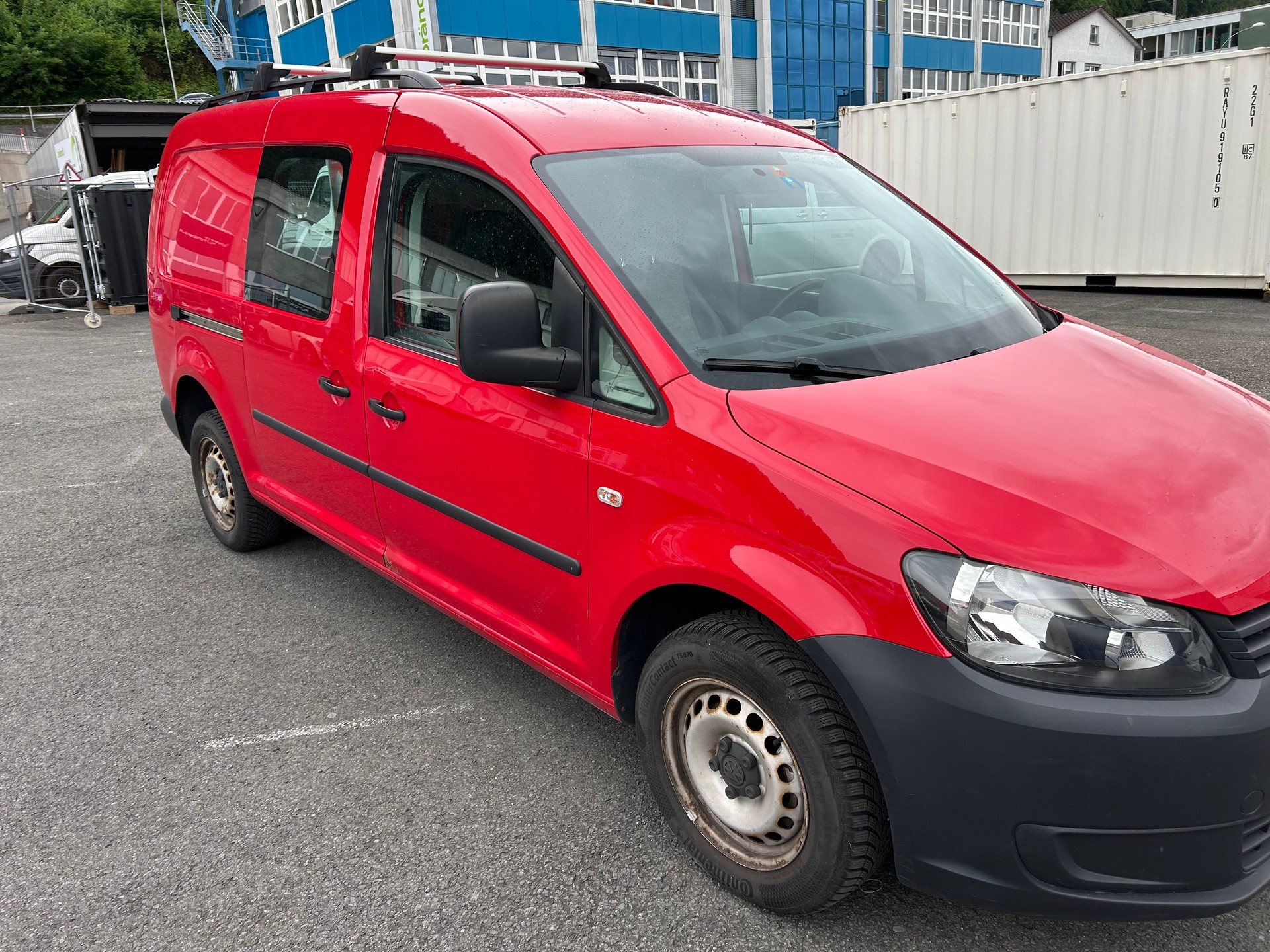 VW Caddy Maxi 2.0 TDI 4Motion-image-2