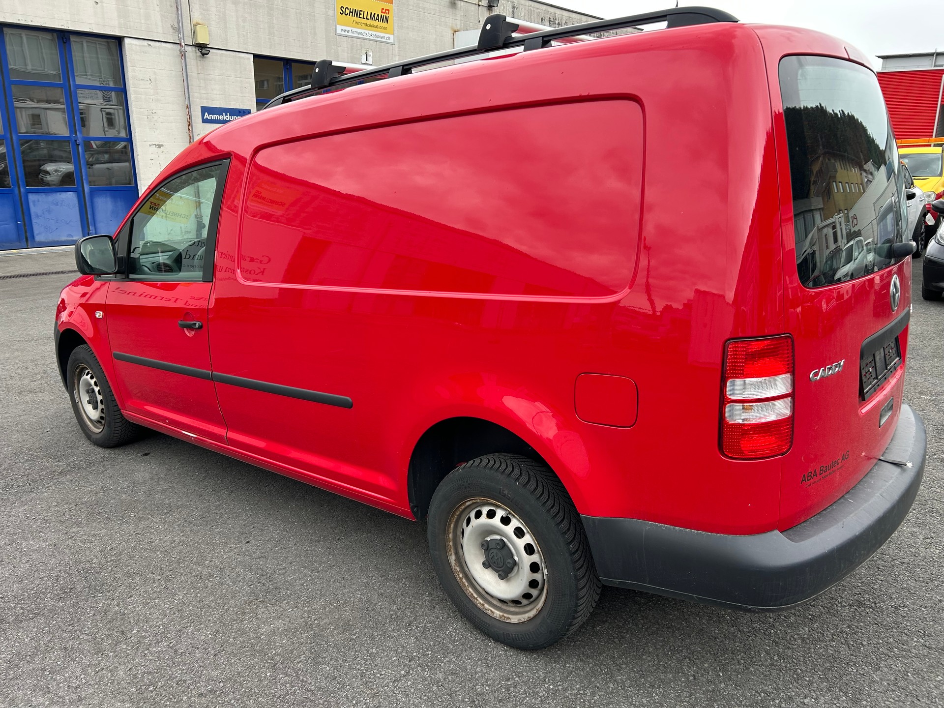 VW Caddy Maxi 2.0 TDI 4Motion-image-4