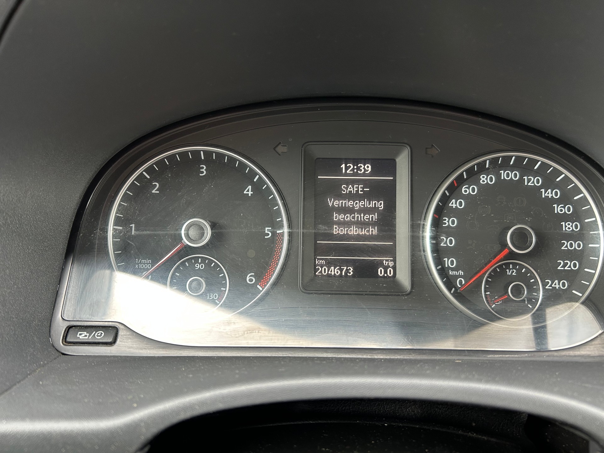 VW Caddy Maxi 2.0 TDI 4Motion-image-10