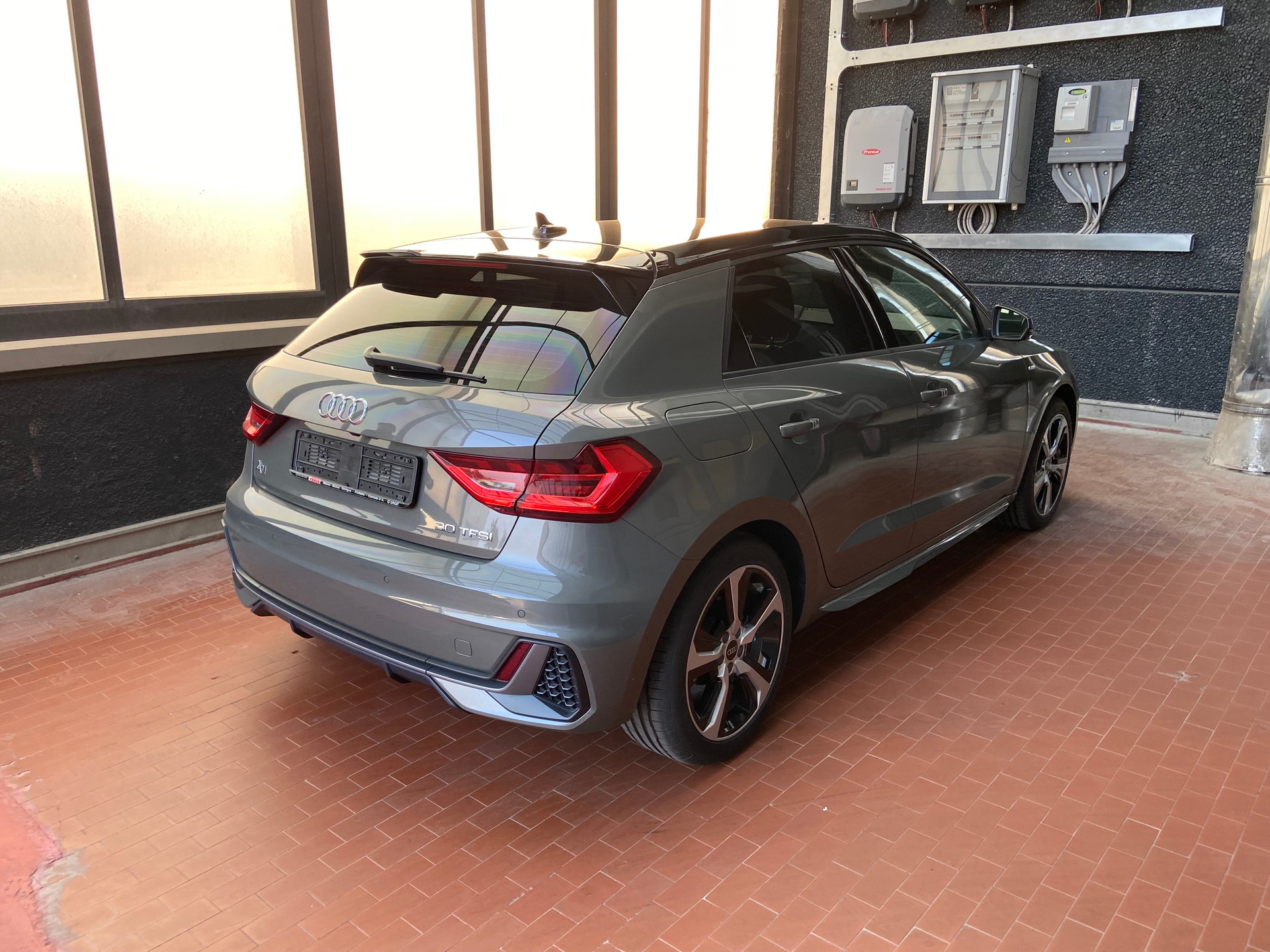 AUDI 1.0 30 TFSI S Line-image-3