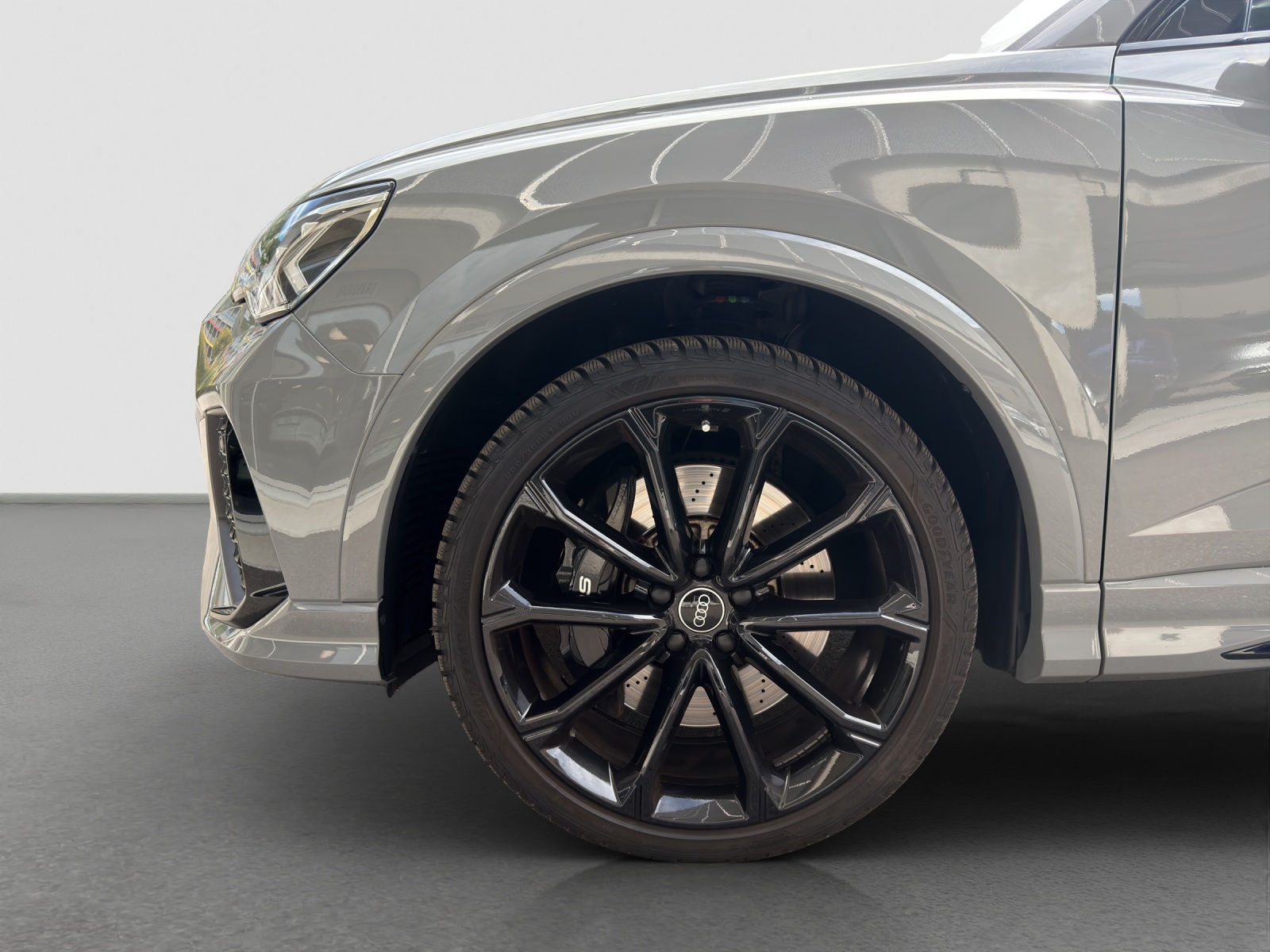 AUDI RS Q3 Sportback quattro S tronic-image-4