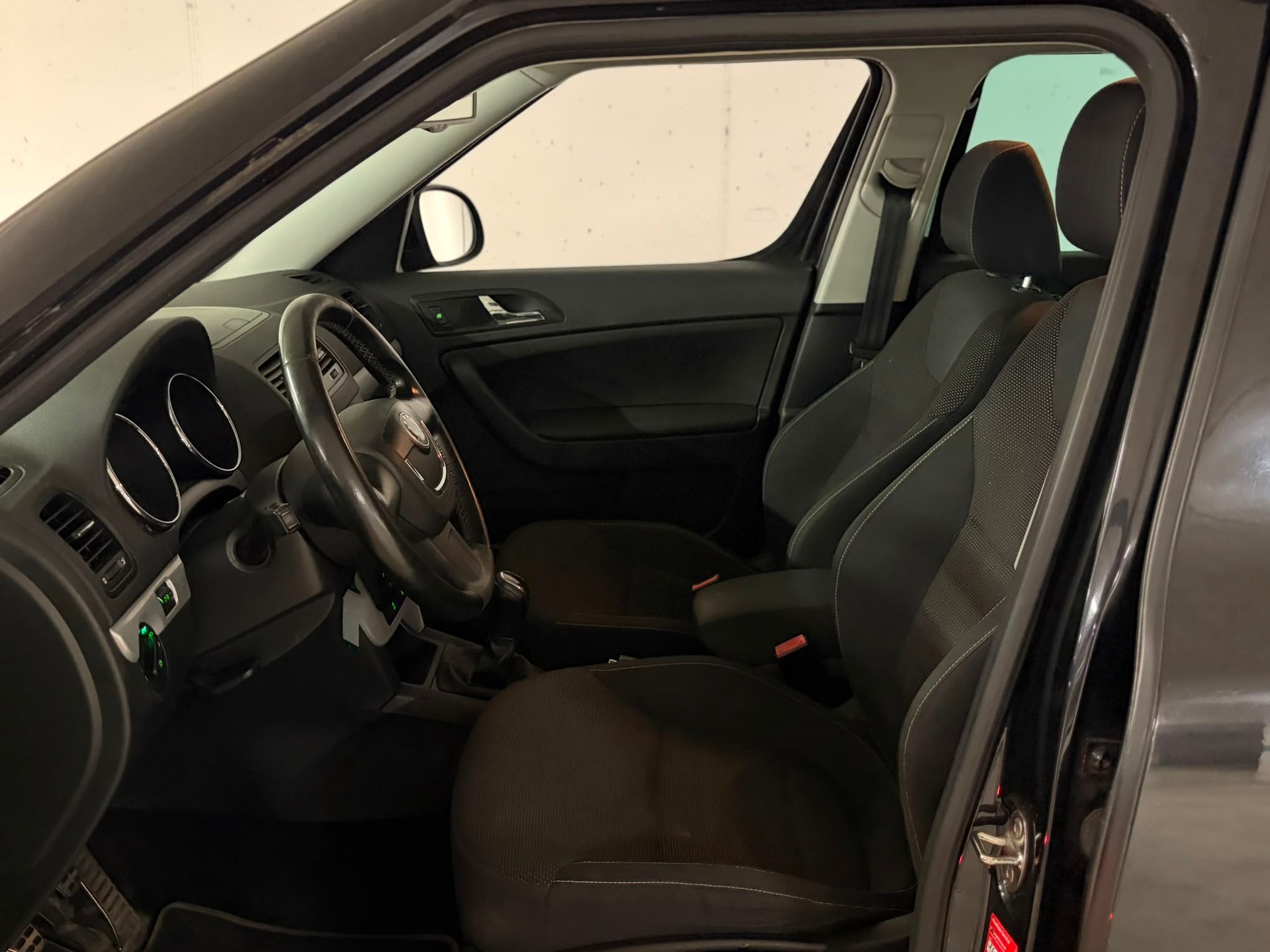 SKODA Yeti 1.8 TSI Experience 4x4-image-17