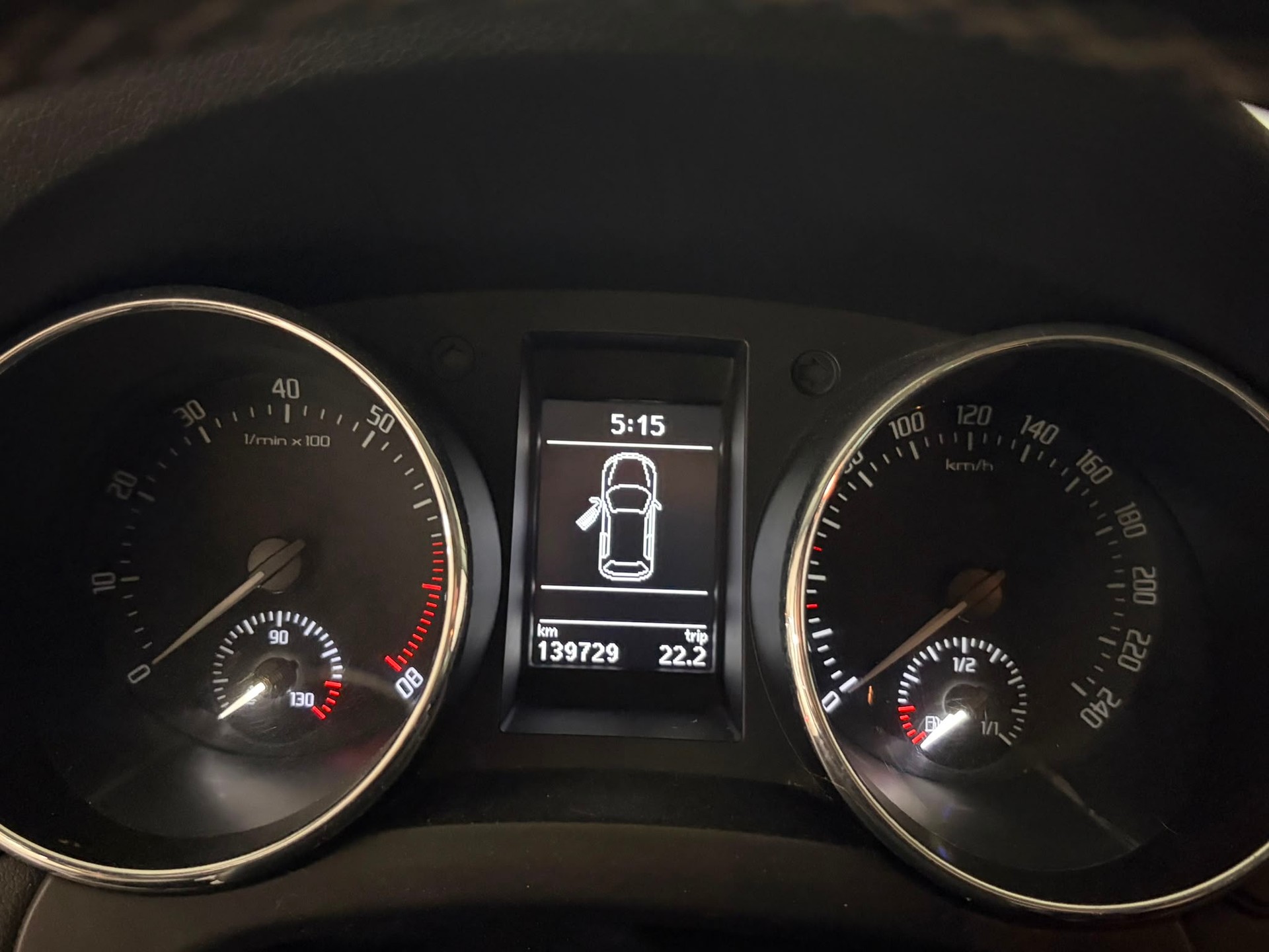 SKODA Yeti 1.8 TSI Experience 4x4-image-13