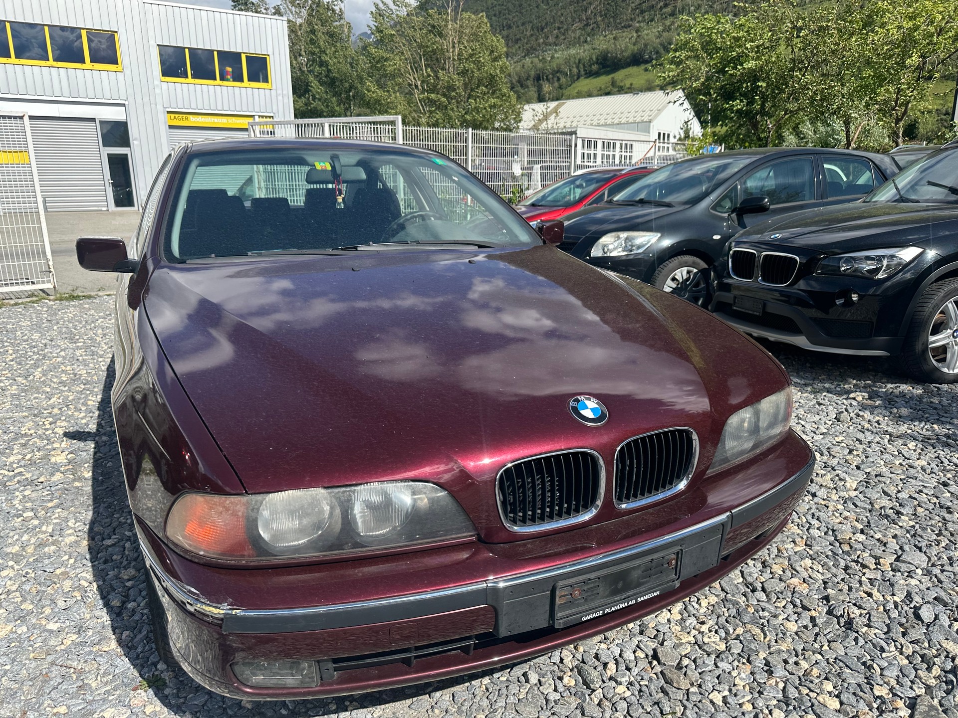 BMW 523i-image-2