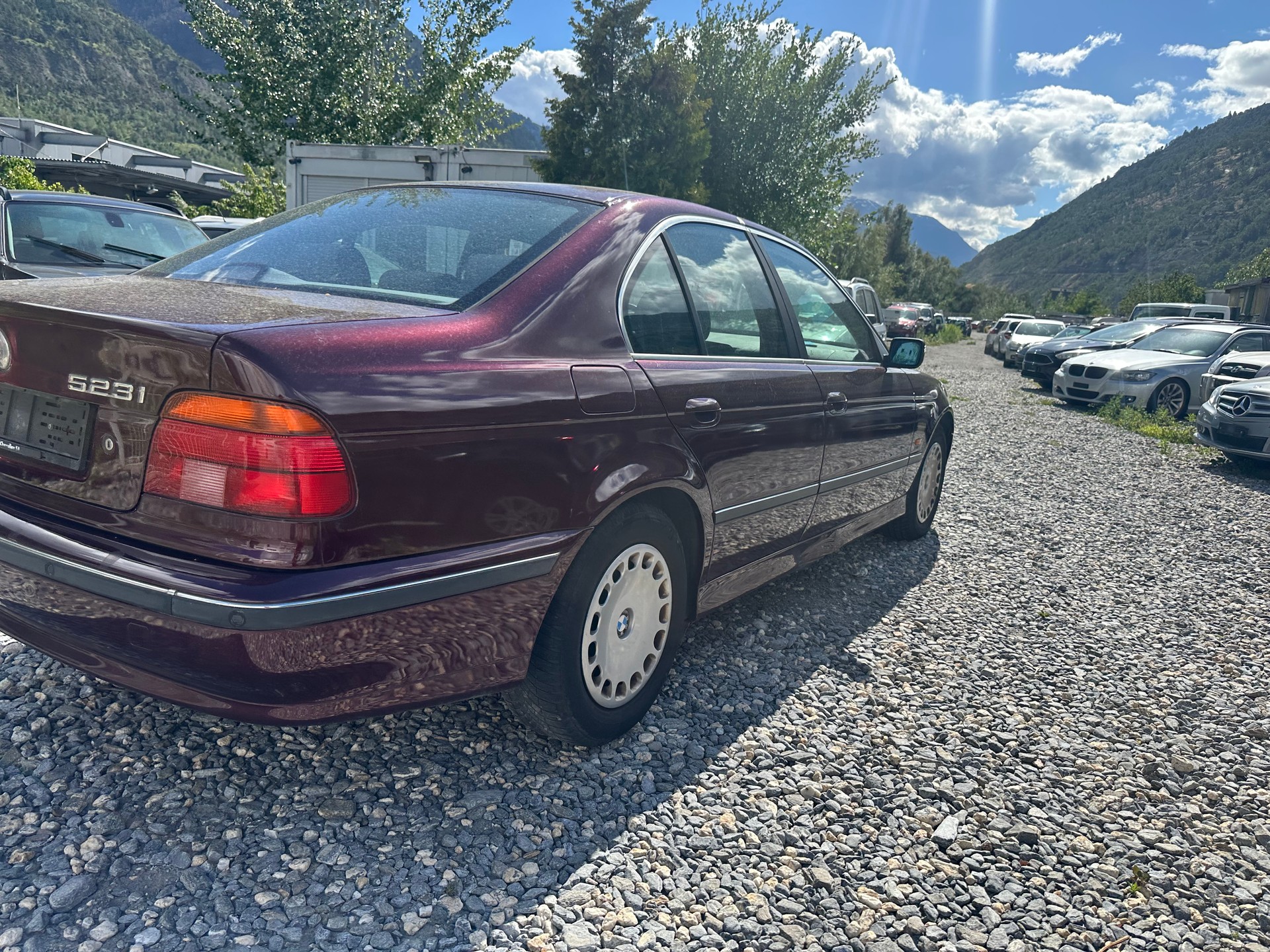 BMW 523i-image-4