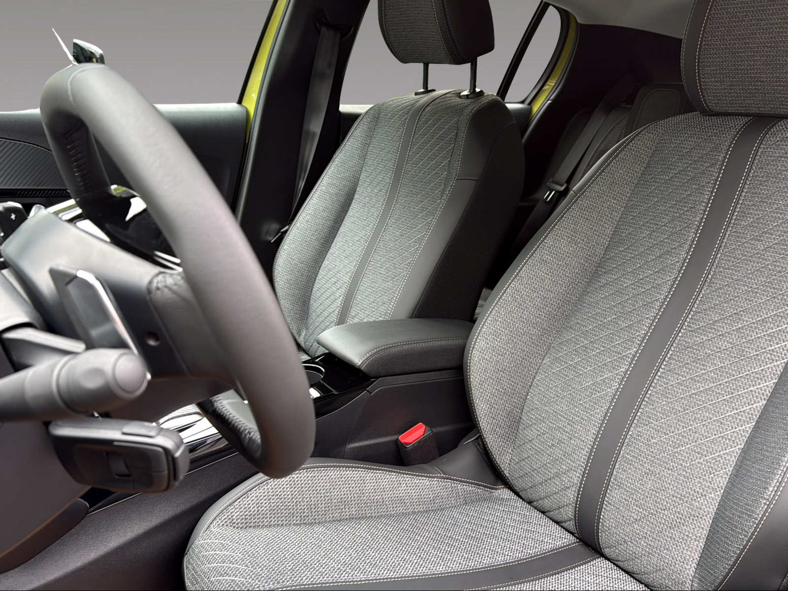PEUGEOT 208 1.2 Hybrid Allure Premium-image-5