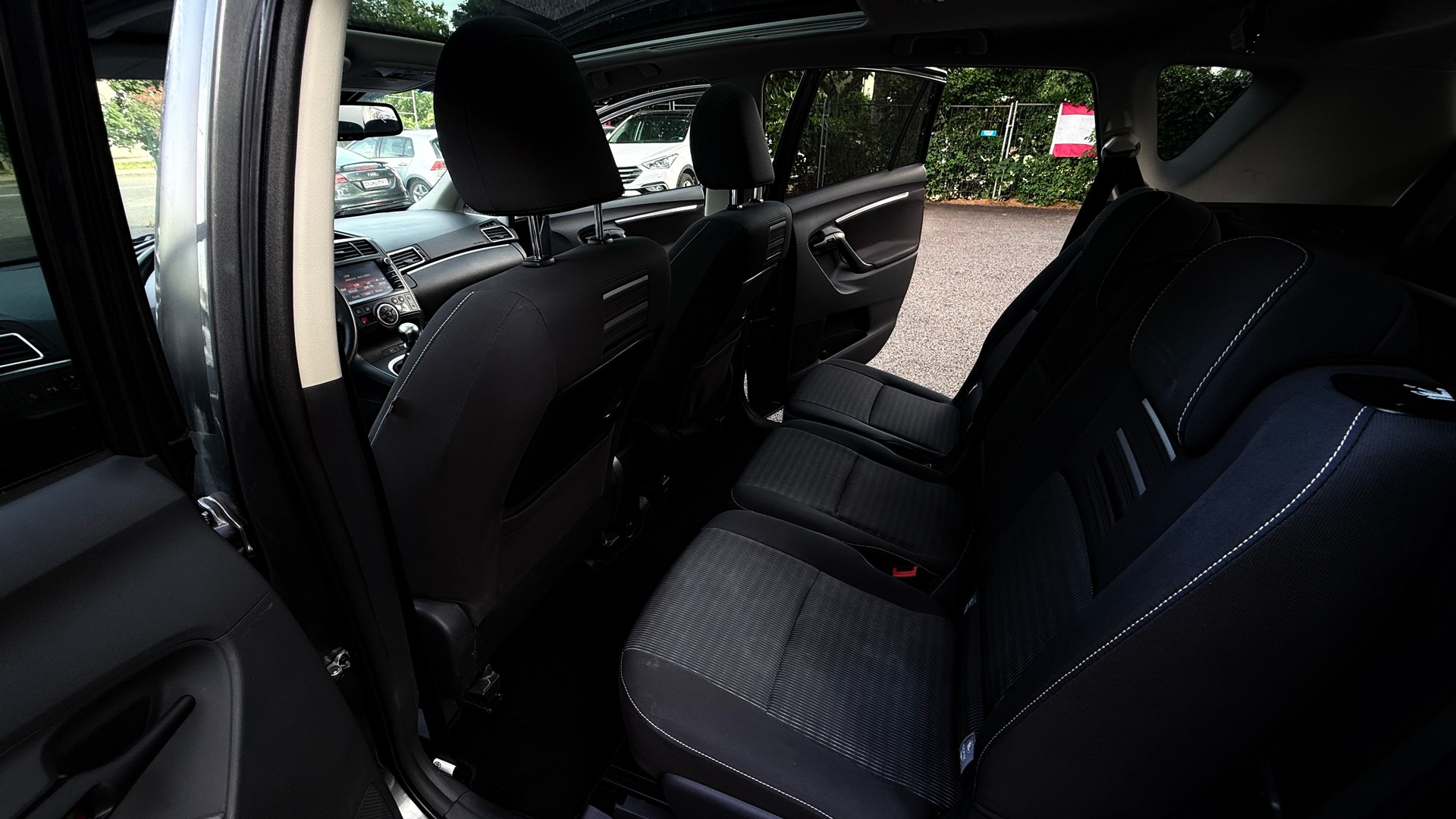 TOYOTA Verso 1.8 Sol-image-11