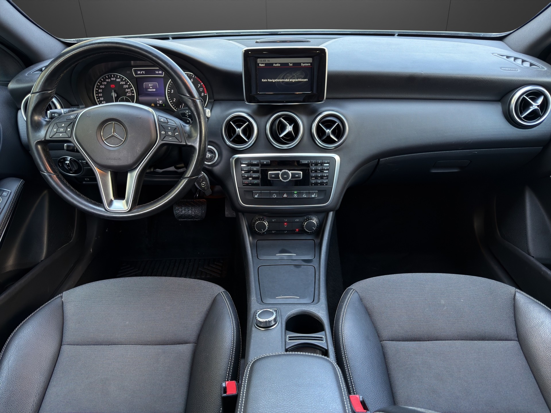 MERCEDES-BENZ A 180 Style 7G-DCT-image-10