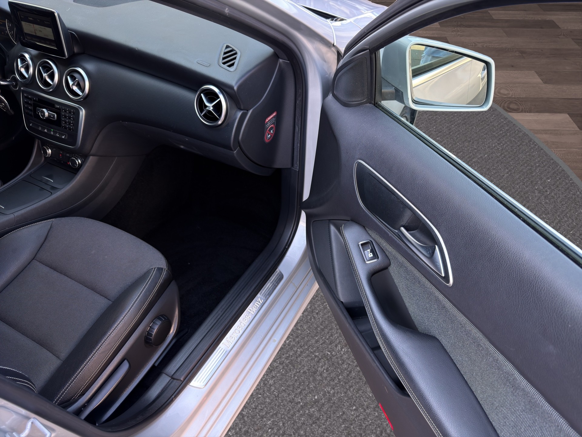 MERCEDES-BENZ A 180 Style 7G-DCT-image-20