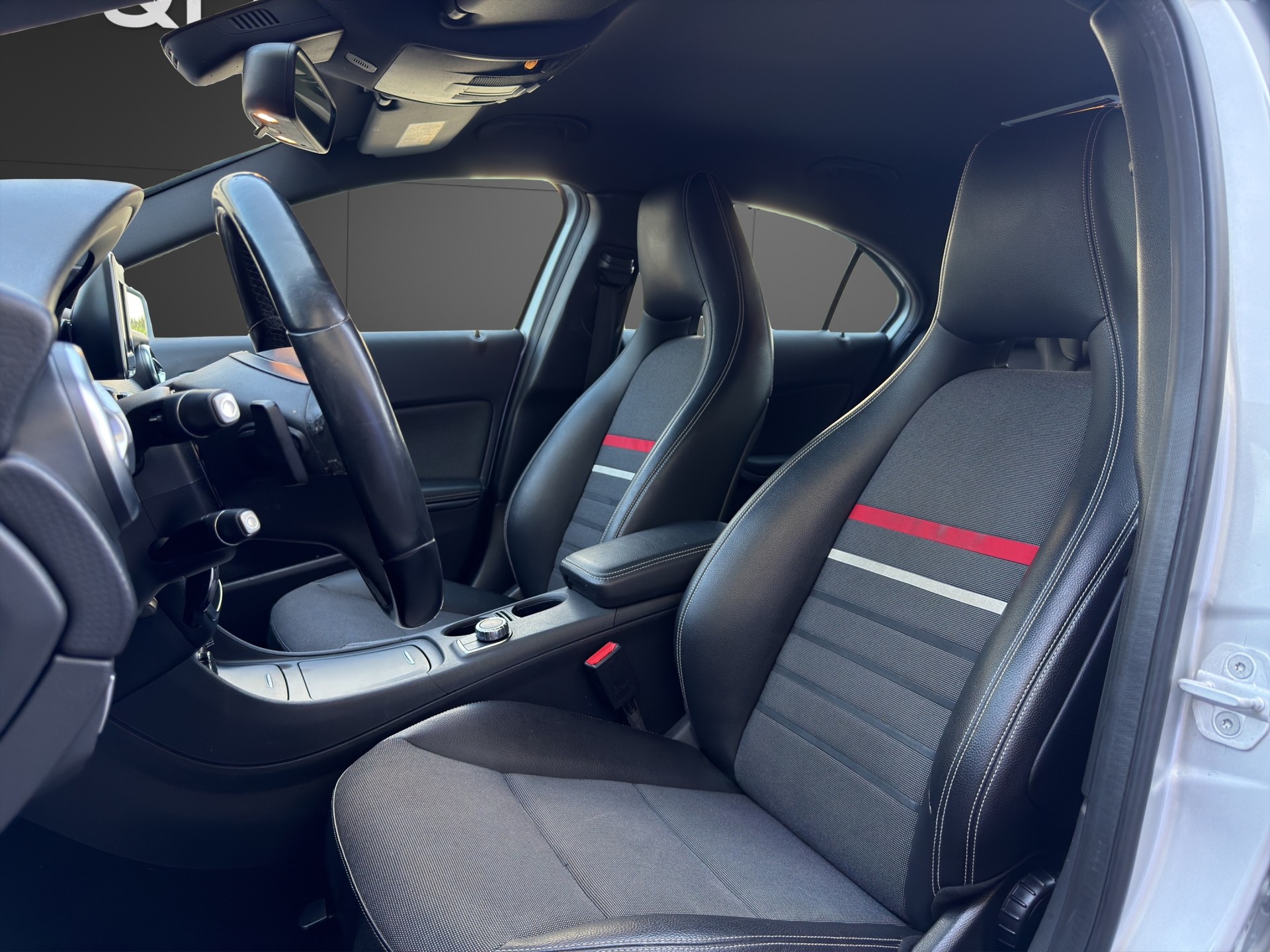 MERCEDES-BENZ A 180 Style 7G-DCT-image-21