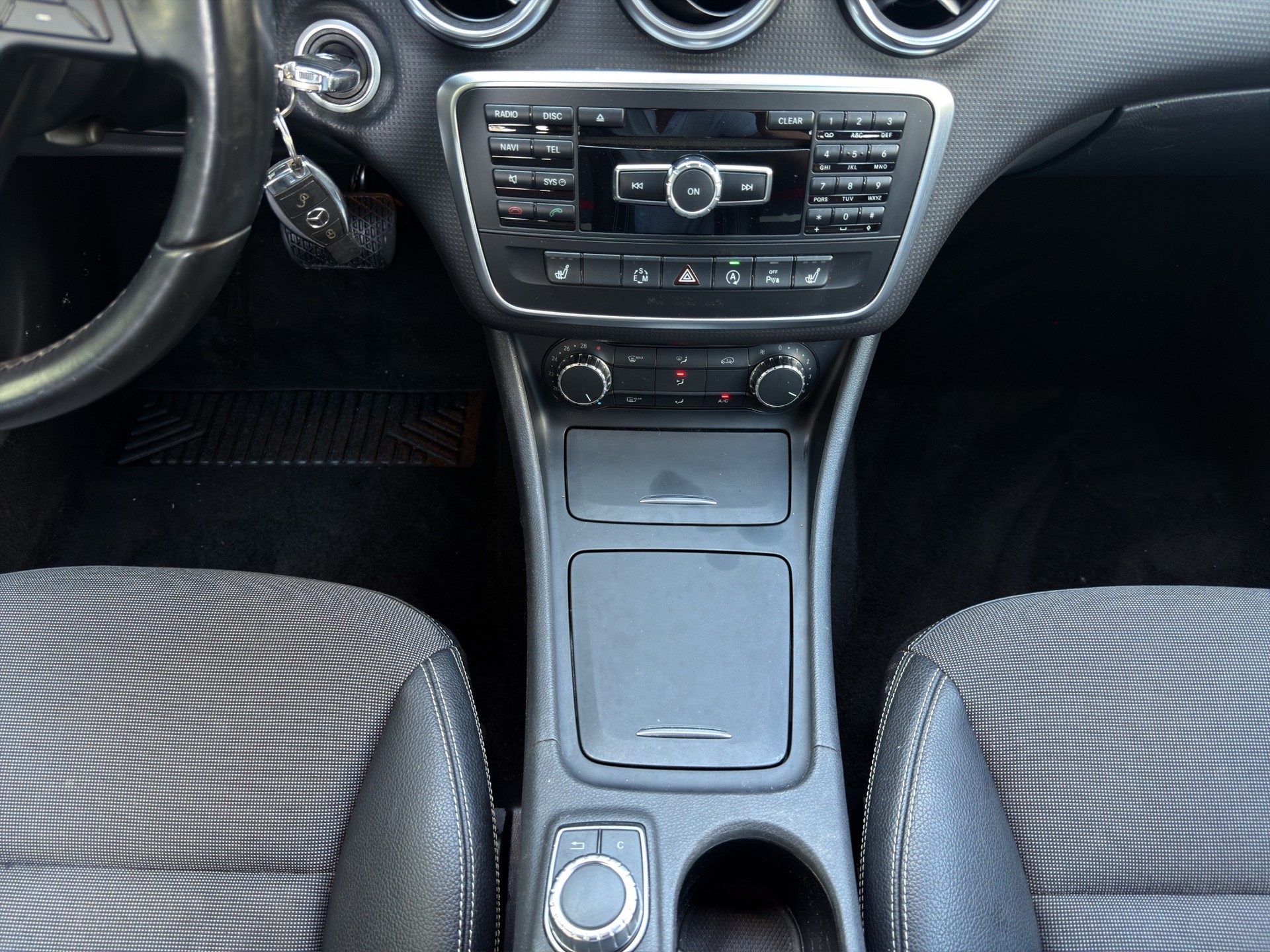 MERCEDES-BENZ A 180 Style 7G-DCT-image-14