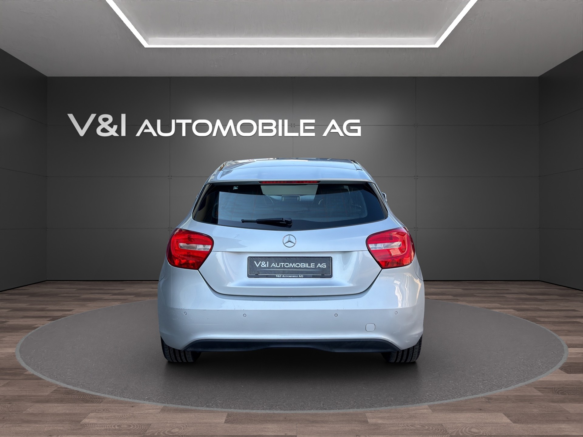MERCEDES-BENZ A 180 Style 7G-DCT-image-5
