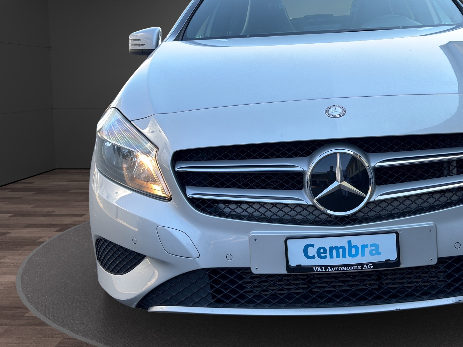MERCEDES-BENZ A 180 Style 7G-DCT-image-8