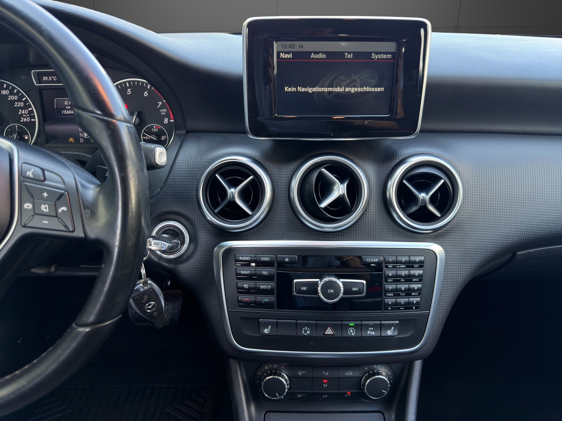 MERCEDES-BENZ A 180 Style 7G-DCT-image-12