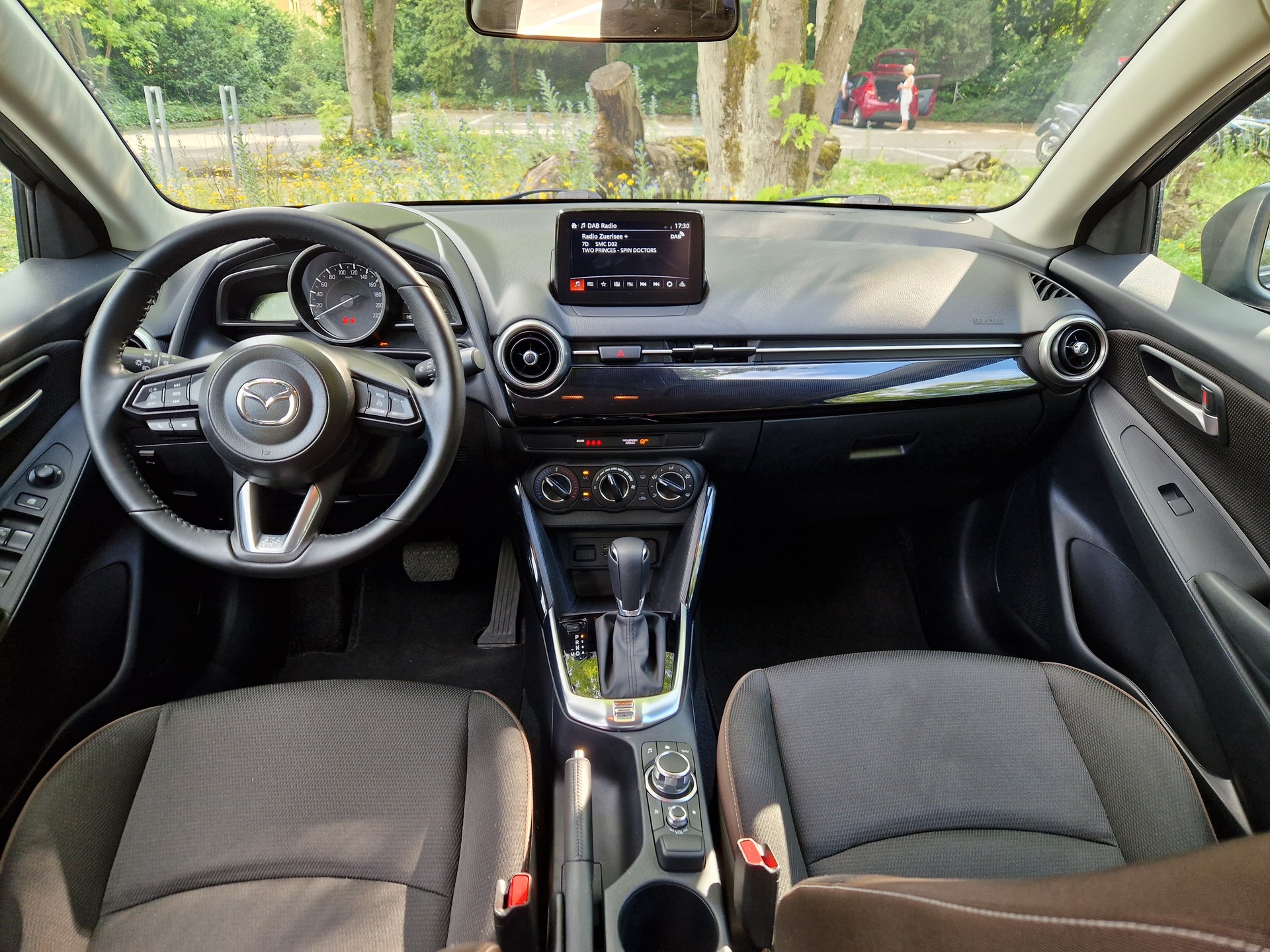 MAZDA 1.5 90 Revolution-image-1