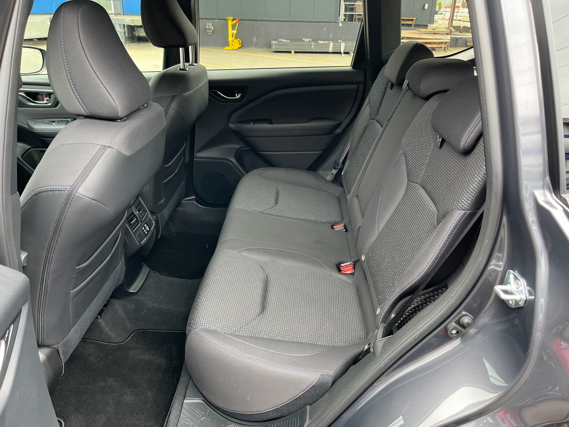 SUBARU Forester 2.0i e-Boxer Swiss Plus Lineartronic-image-9