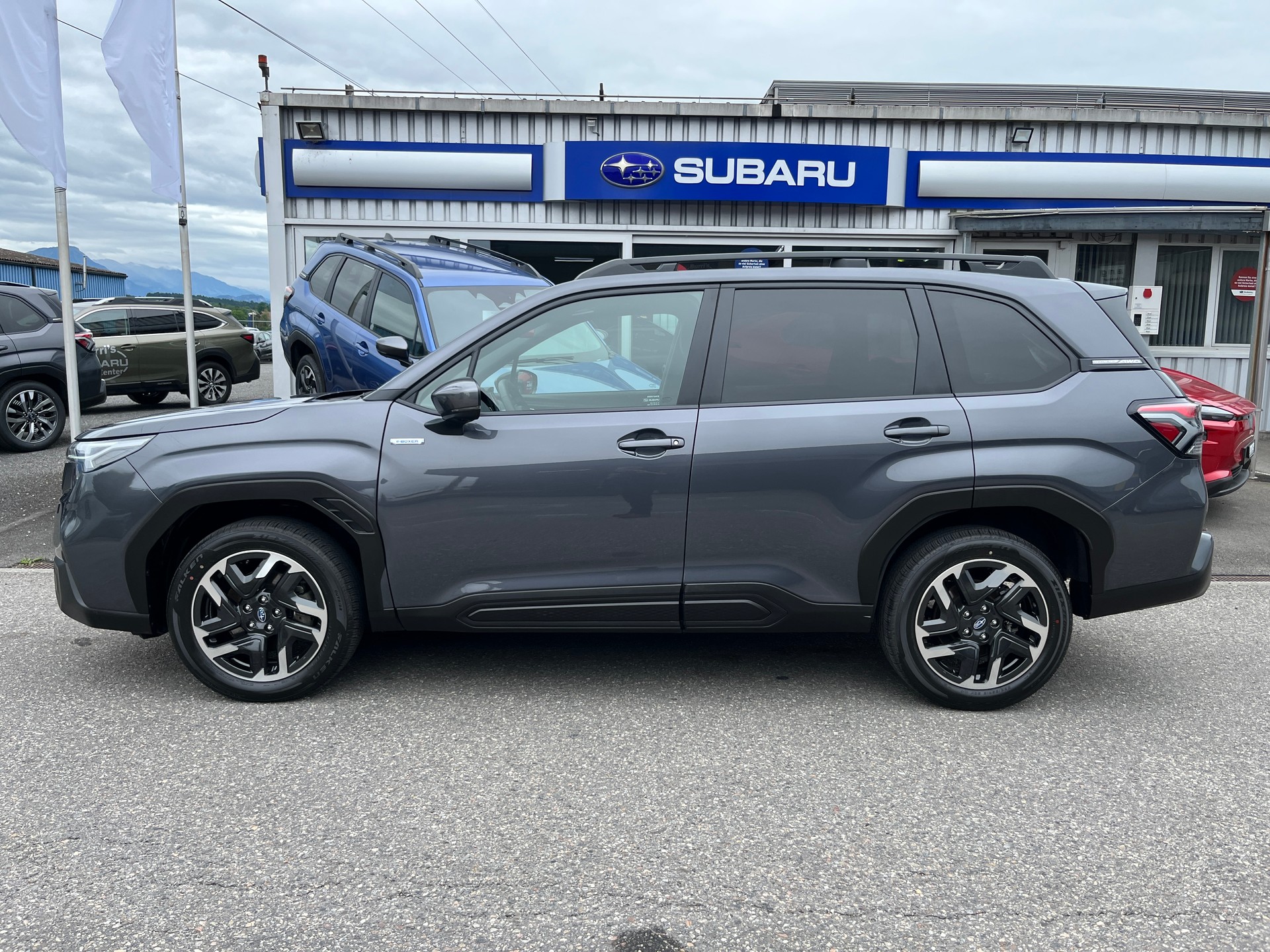 SUBARU Forester 2.0i e-Boxer Swiss Plus Lineartronic-image-1