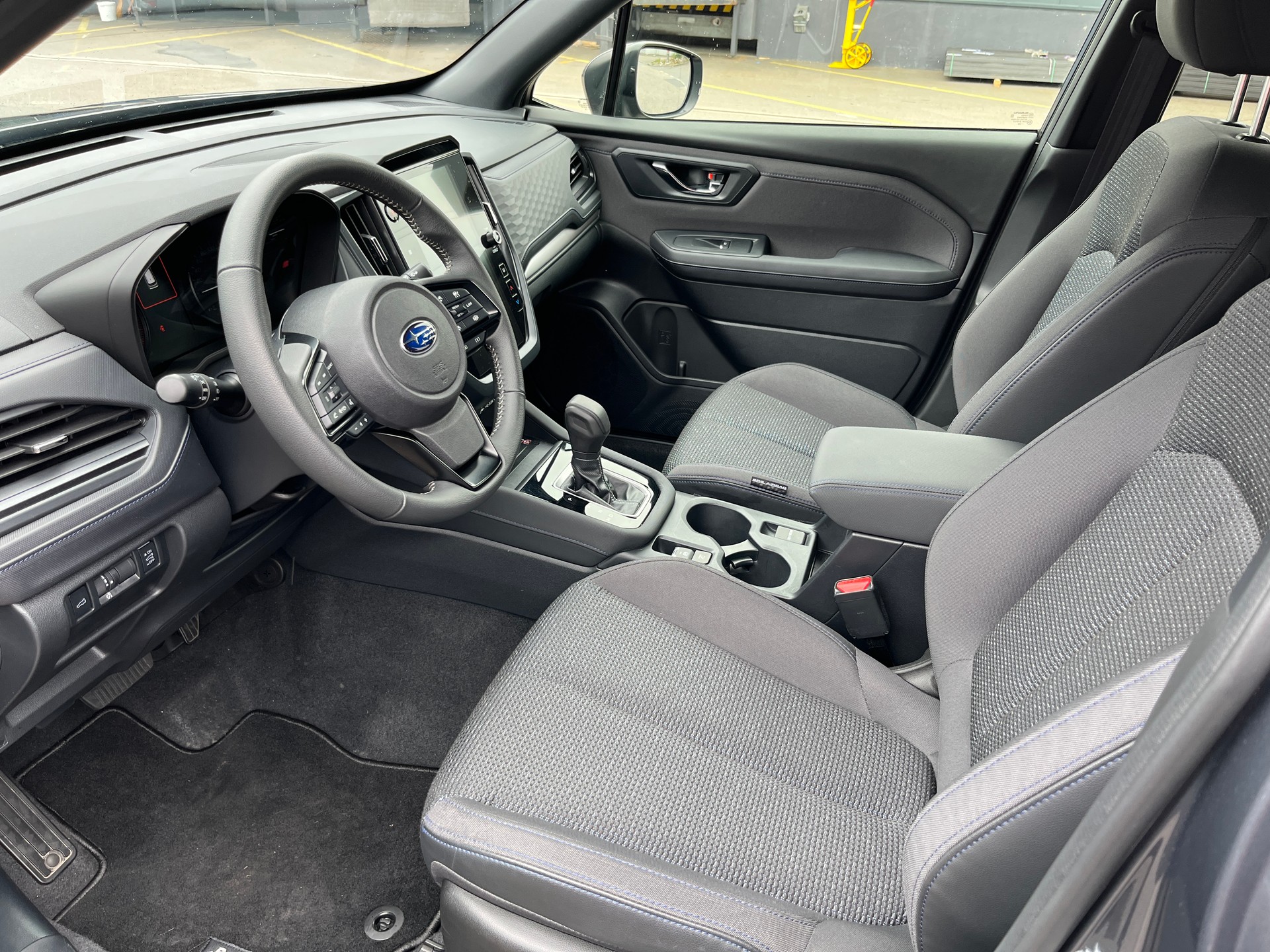 SUBARU Forester 2.0i e-Boxer Swiss Plus Lineartronic-image-8