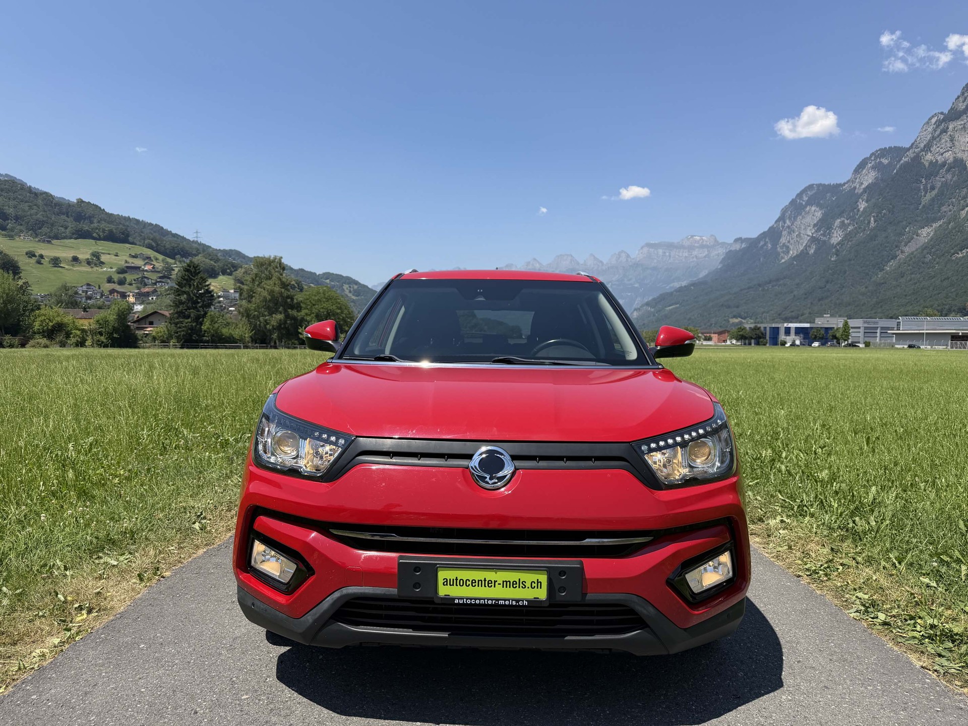 KGM-SsangYong Tivoli 1.6 Red Flame e-XDi Sapphire 4WD-image-2