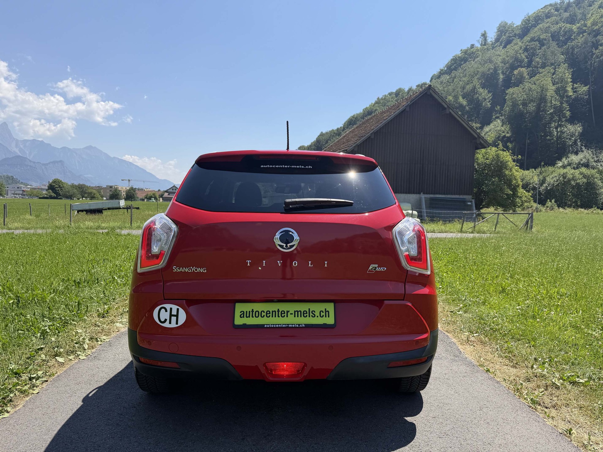 KGM-SsangYong Tivoli 1.6 Red Flame e-XDi Sapphire 4WD-image-5