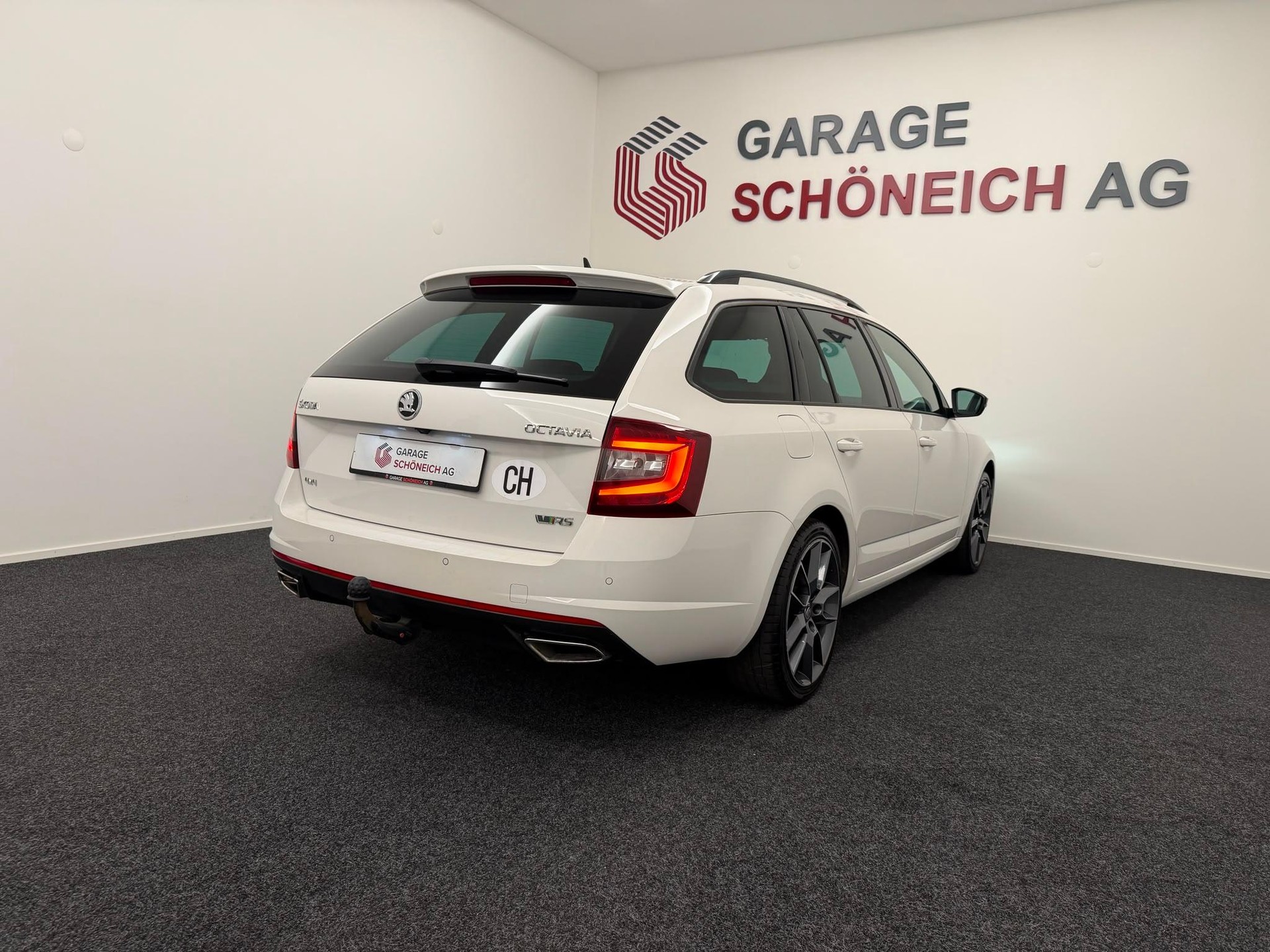 SKODA Octavia Combi 2.0 TDI 184 RS 4x4 DSG-image-4