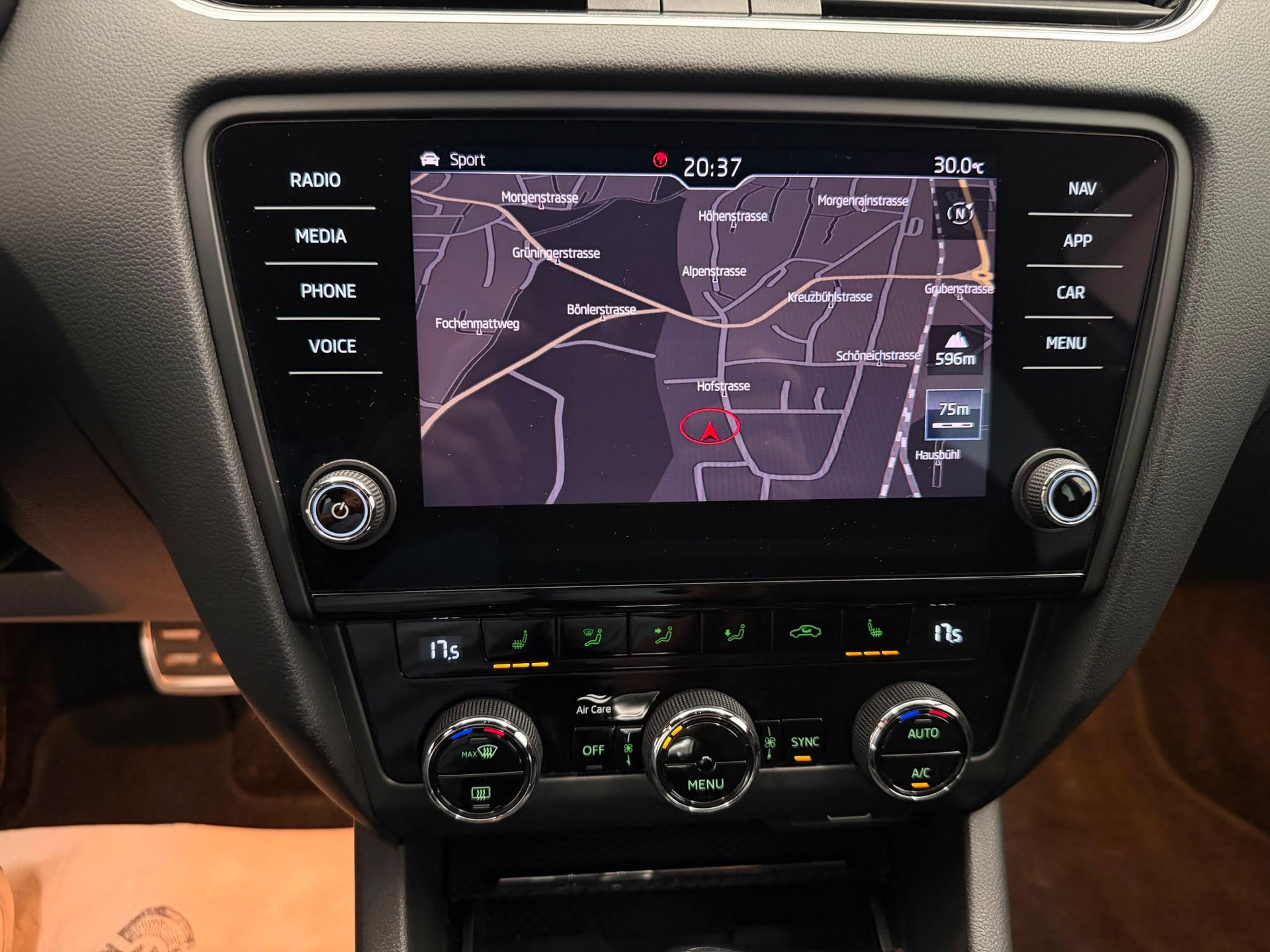 SKODA Octavia Combi 2.0 TDI 184 RS 4x4 DSG-image-19