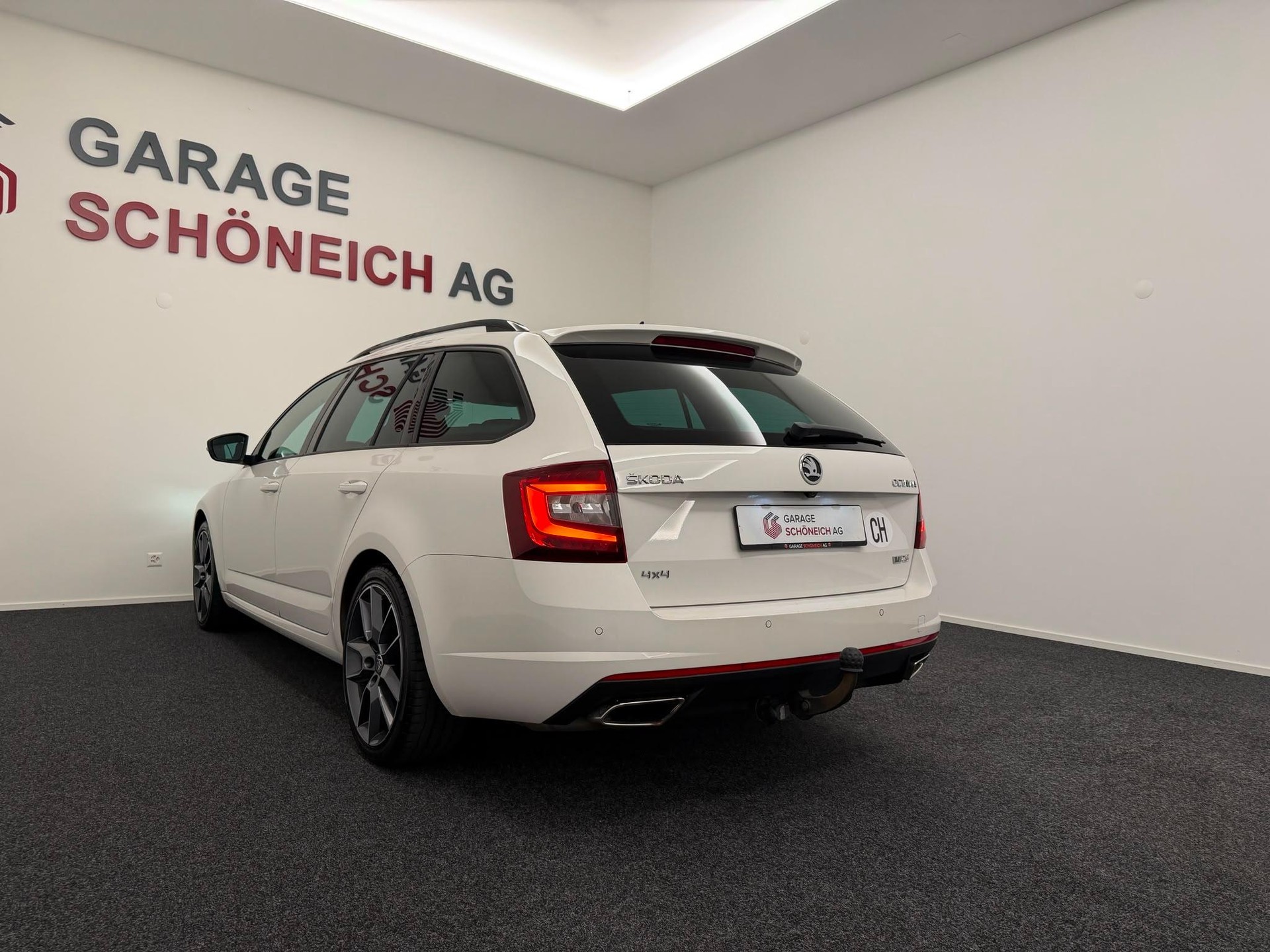 SKODA Octavia Combi 2.0 TDI 184 RS 4x4 DSG-image-6