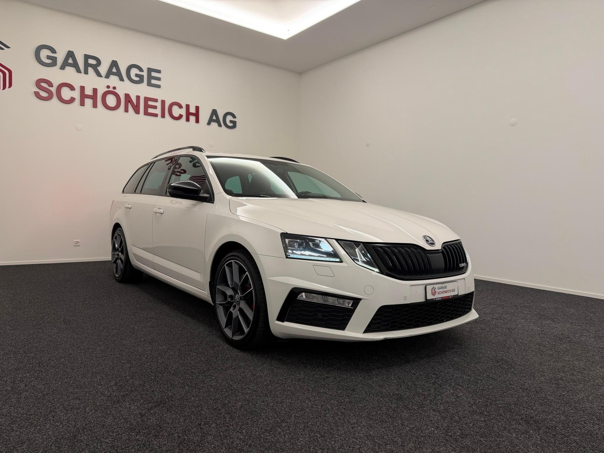 SKODA Octavia Combi 2.0 TDI 184 RS 4x4 DSG-image-2
