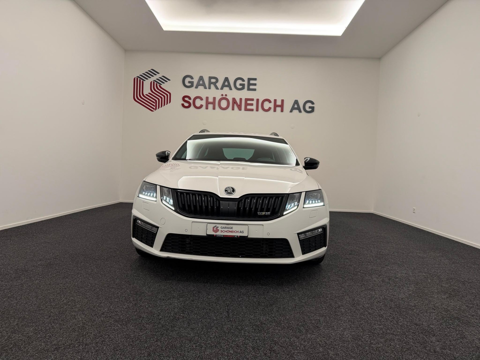 SKODA Octavia Combi 2.0 TDI 184 RS 4x4 DSG-image-1