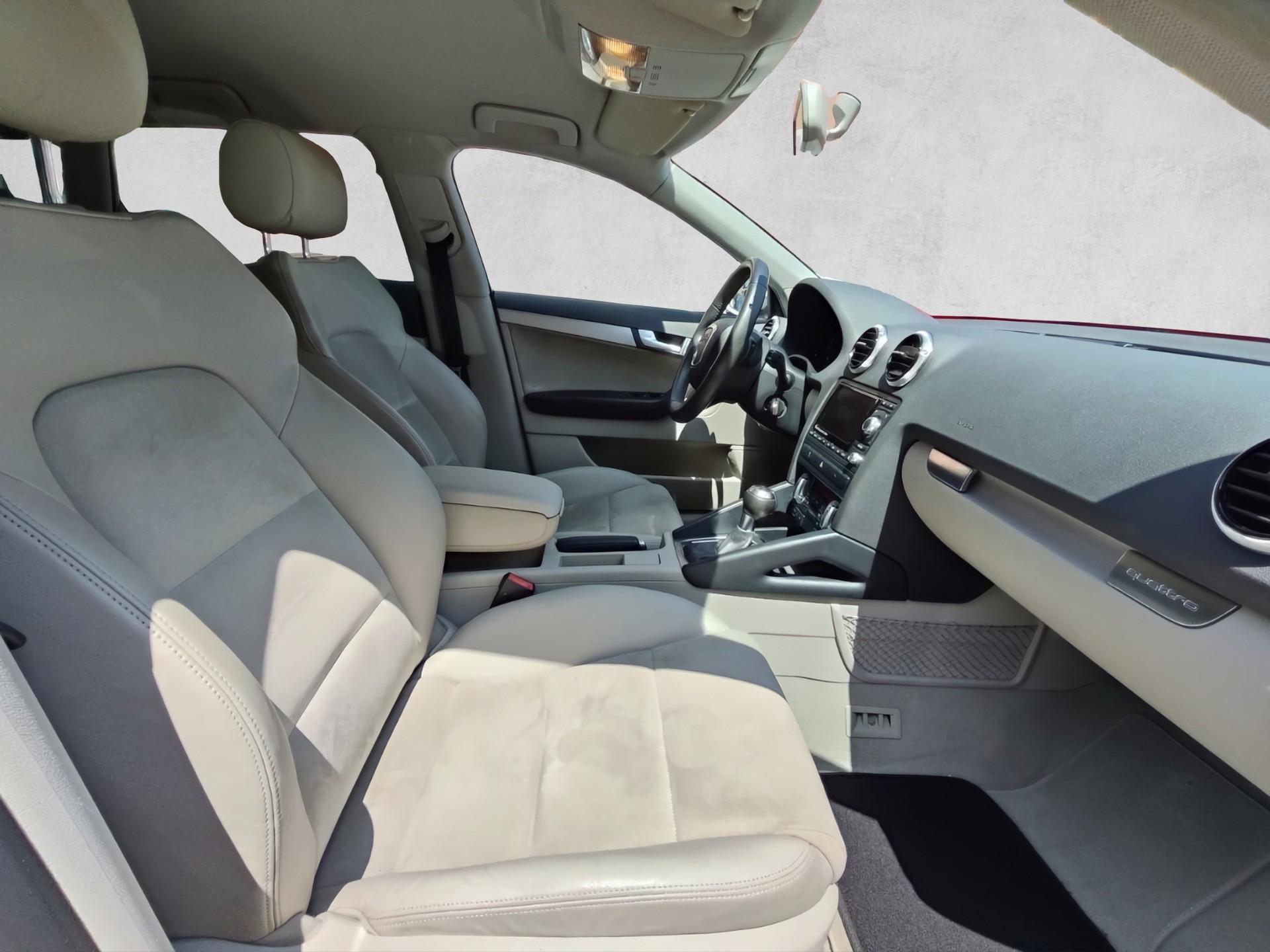 AUDI A3 Sportback Ambition 2.0TFSI Quattro S Tronic-image-10