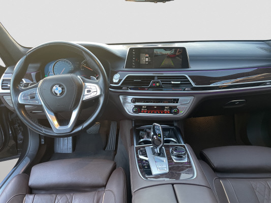 BMW 750Ld xDrive-image-10