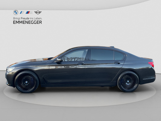 BMW 750Ld xDrive-showroom-element-1