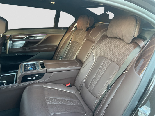BMW 750Ld xDrive-image-9