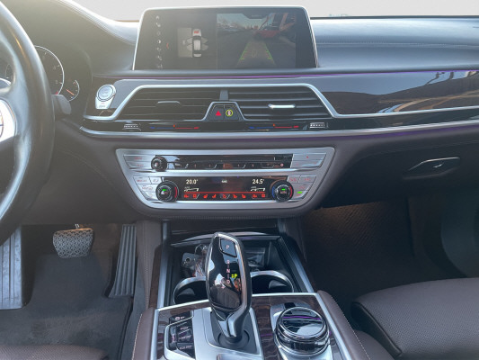 BMW 750Ld xDrive-image-11