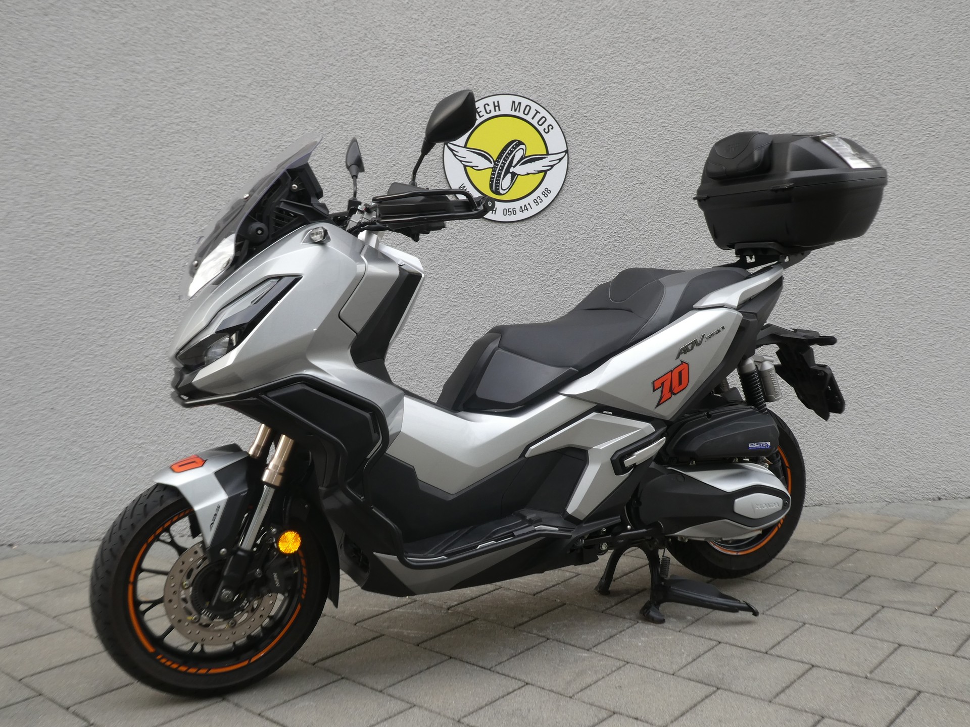 HONDA ADV 350-showroom-element-1