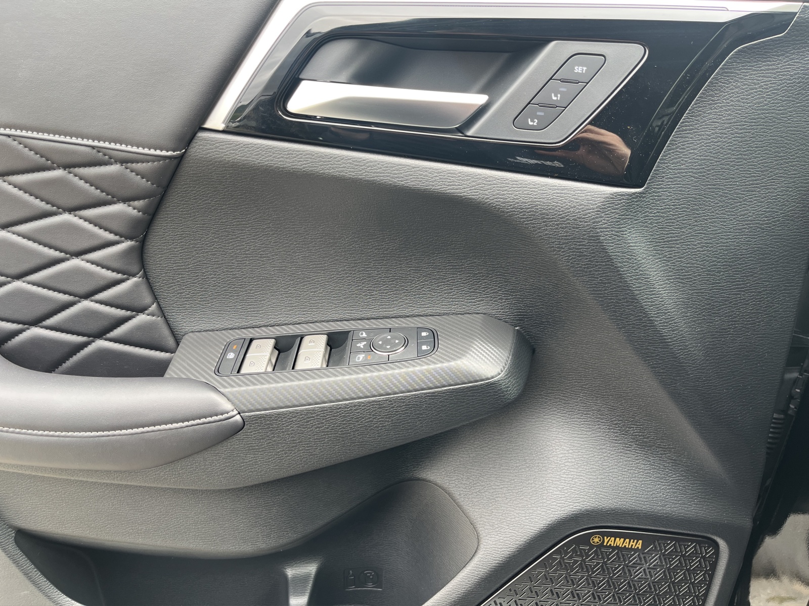 MITSUBISHI Outlander 2.4 PHEV Sport 4x4-image-17