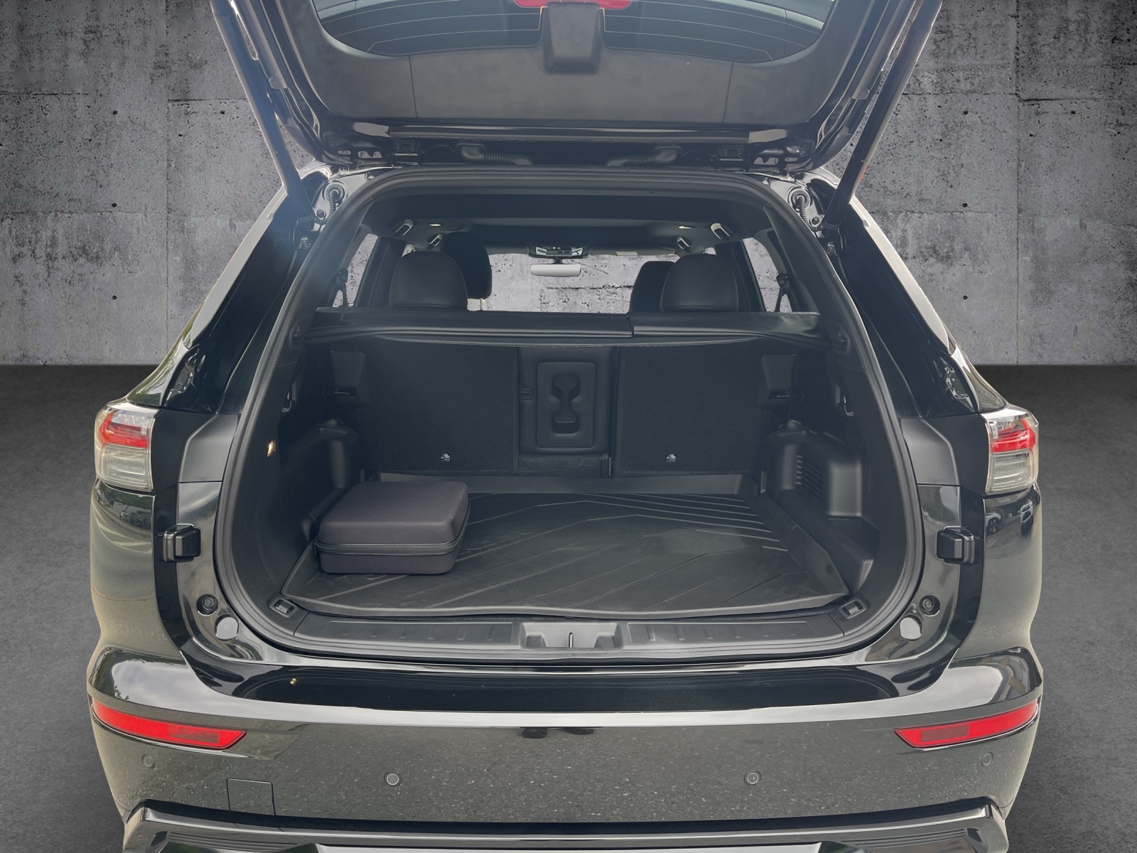 MITSUBISHI Outlander 2.4 PHEV Sport 4x4-image-14